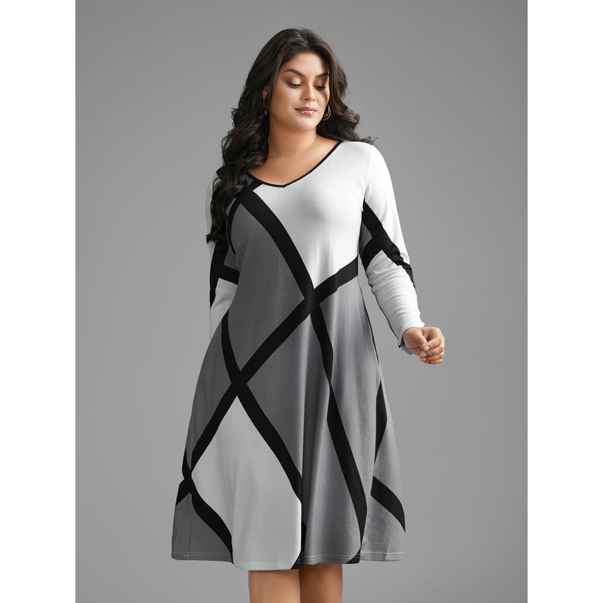 Plus Size V Neck Colorblock Contrast Pocket Dress Mediumgray Women Casual Contrast V-neck Long Sleeve Curvy BloomChic 10/M Product Image