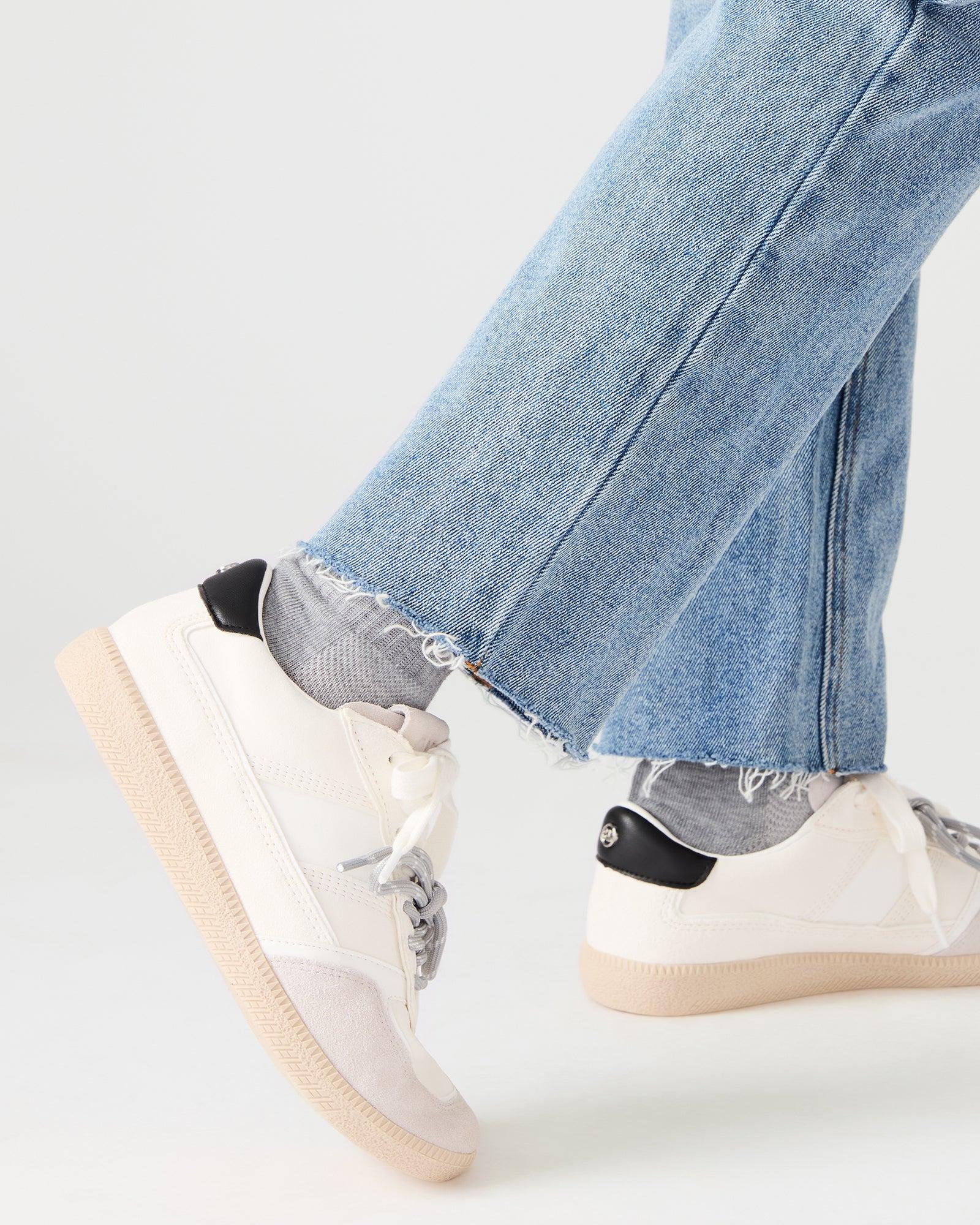 SPORTY WHITE Female Product Image