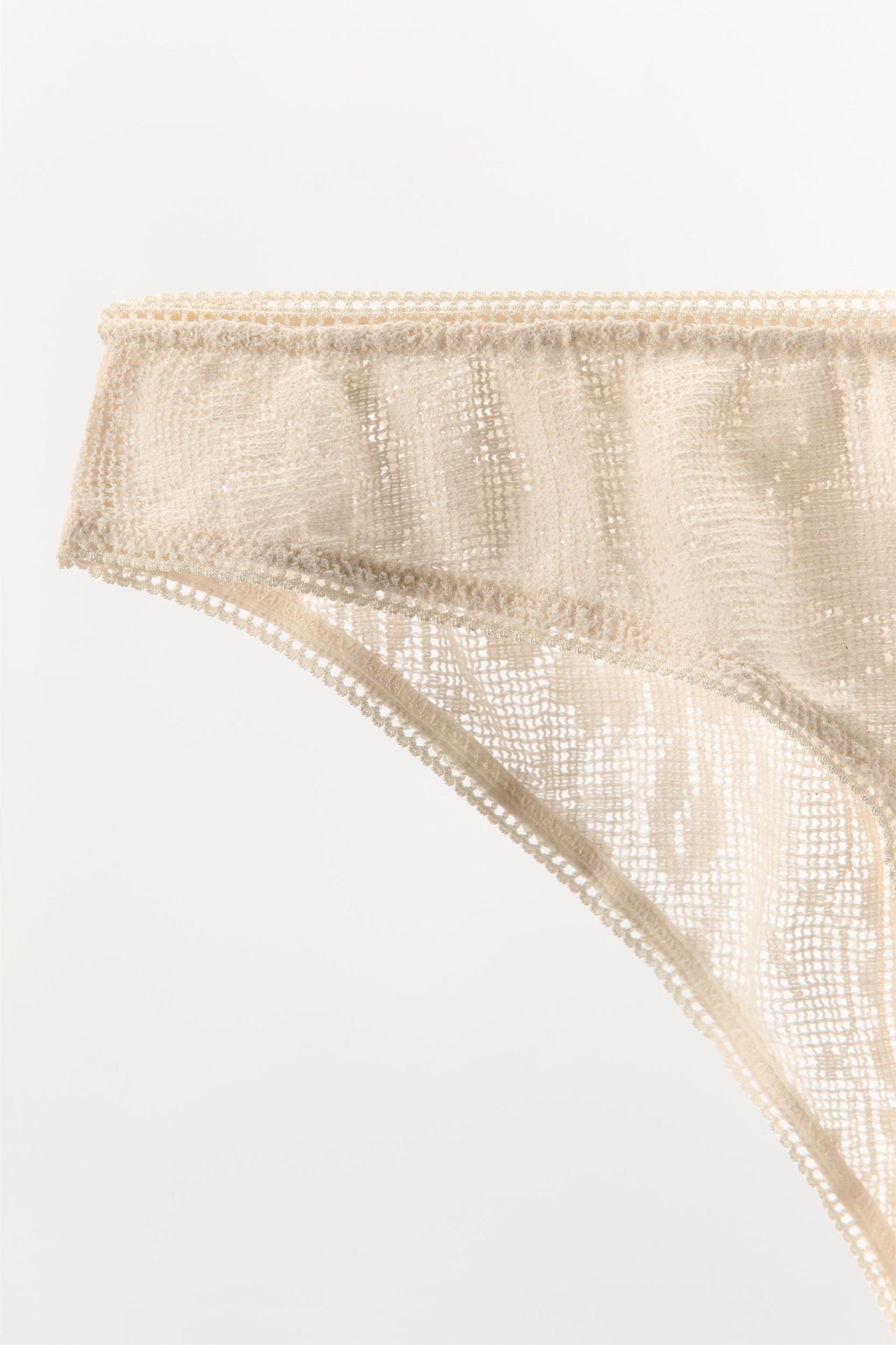 CLASSIC LACE PANTIES Product Image