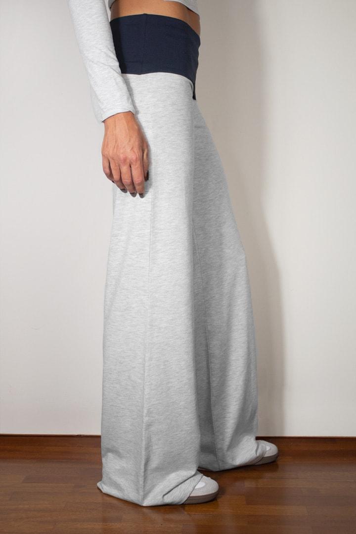 Wide-leg pants with cuffs Product Image