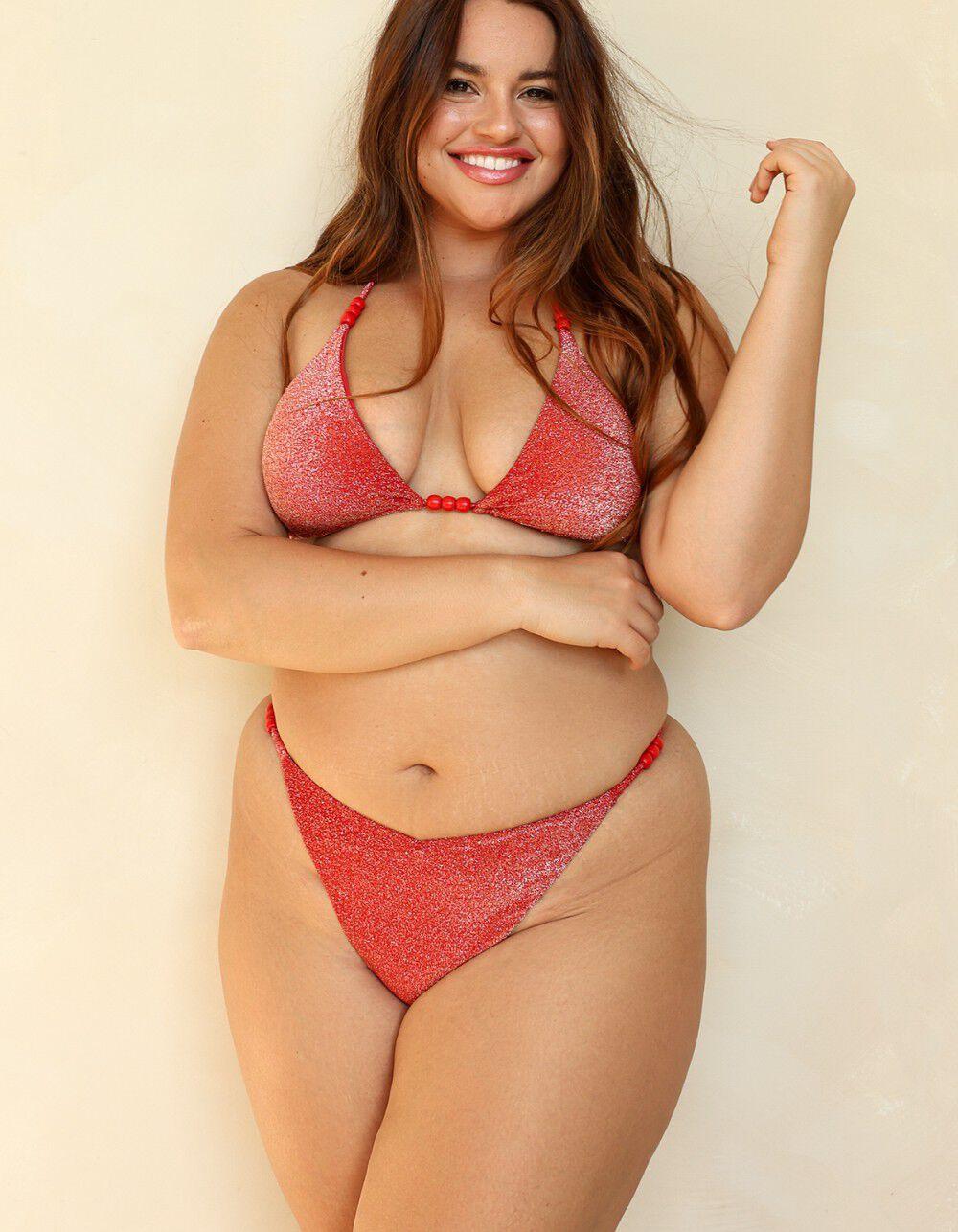 DIPPIN' DAISY'S Fiji Thong Bikini Bottom - RED Product Image