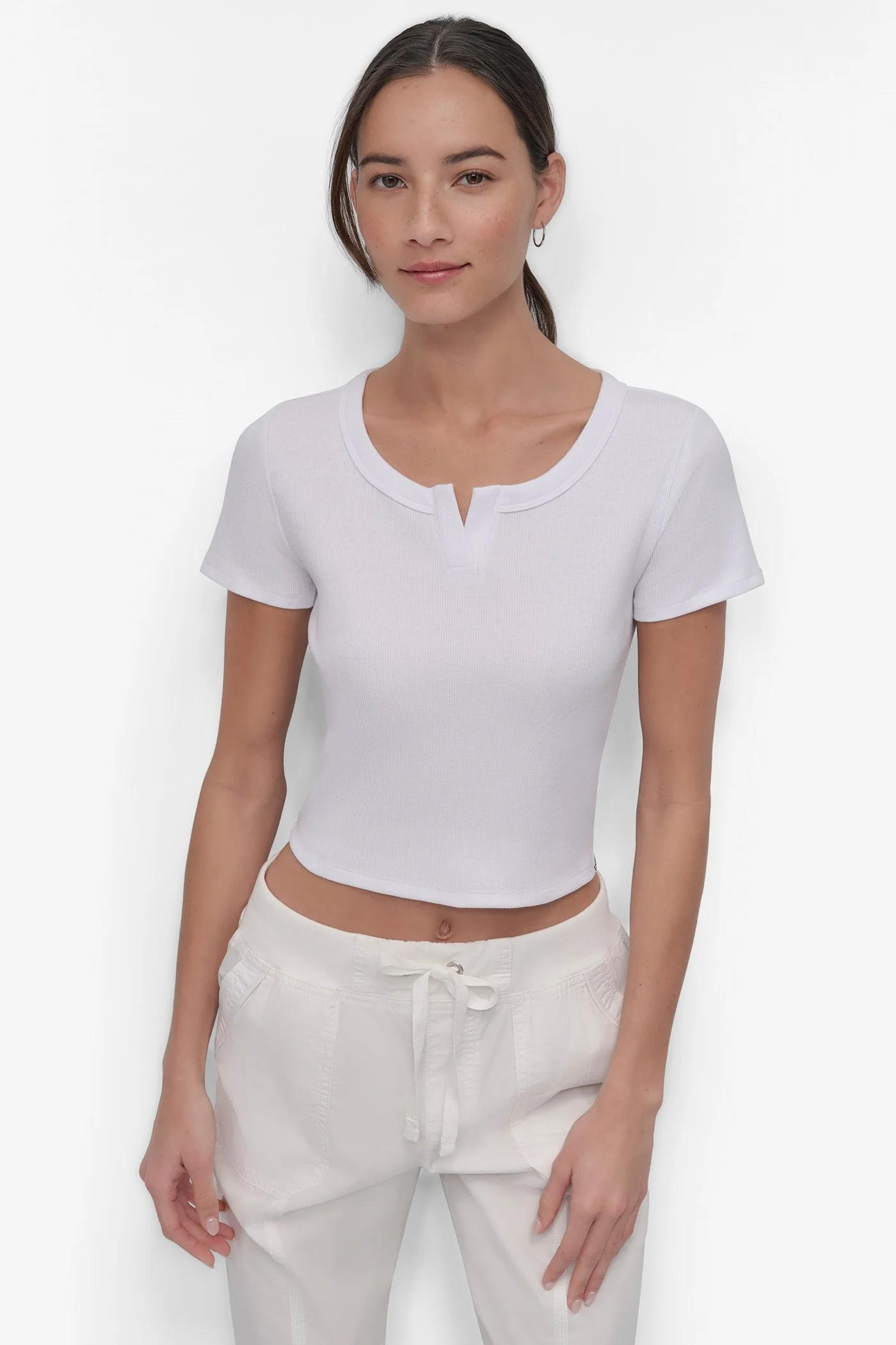 CROPPED NOTCH NECK PERFORMANCE TEE Product Image