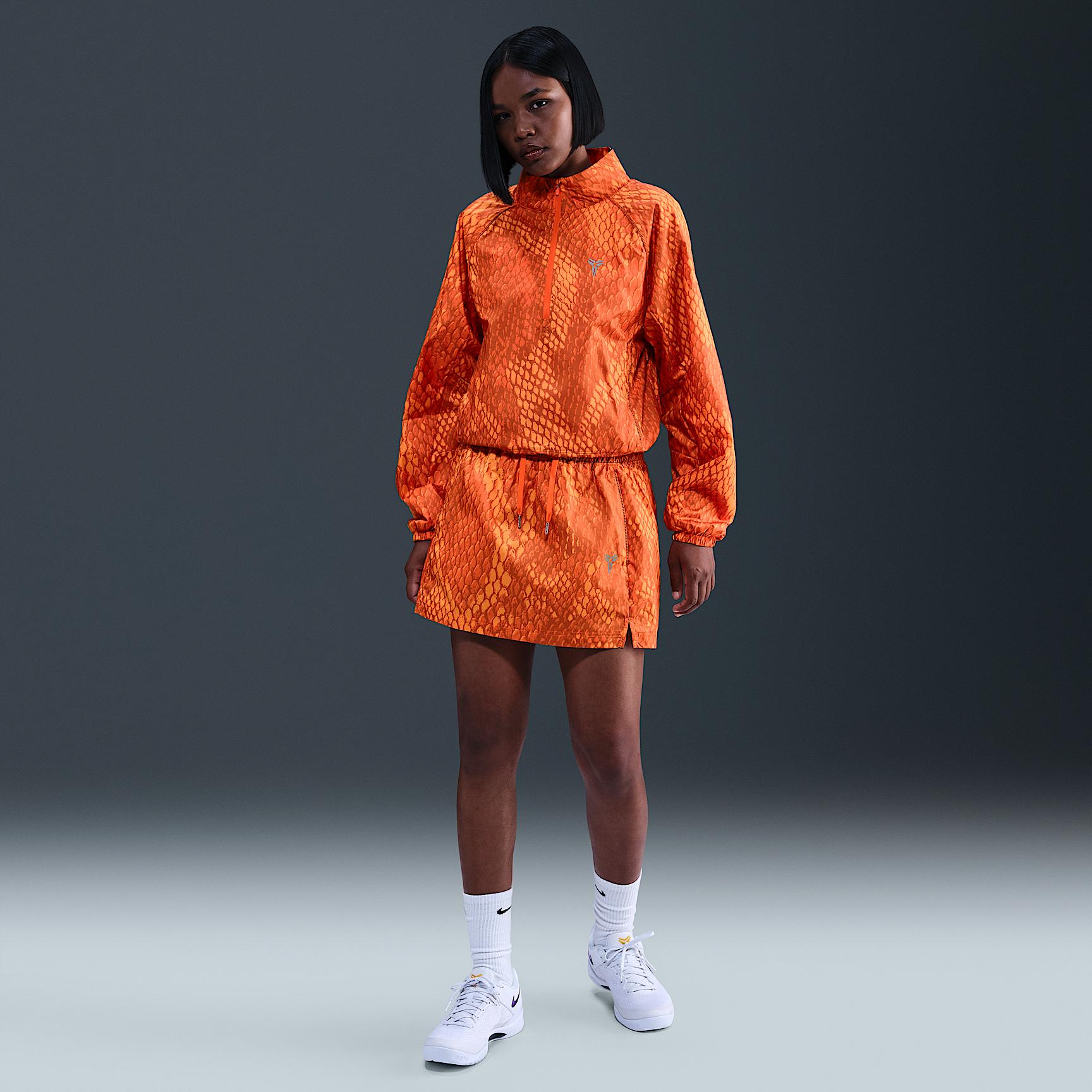 Nike Womens Kobe Lightweight Woven Jacket | IB2718-819 Product Image