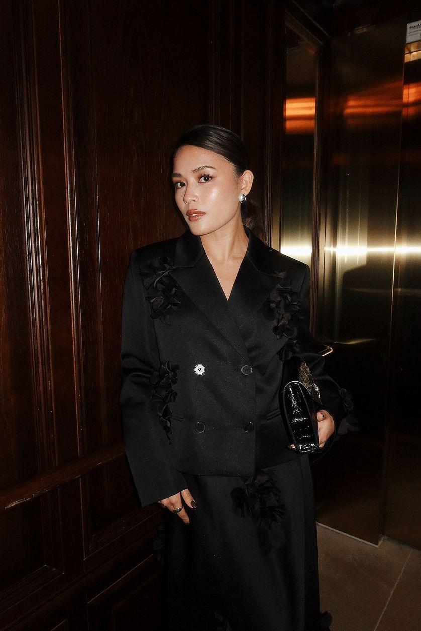 Flower Embellishment Blazer Product Image