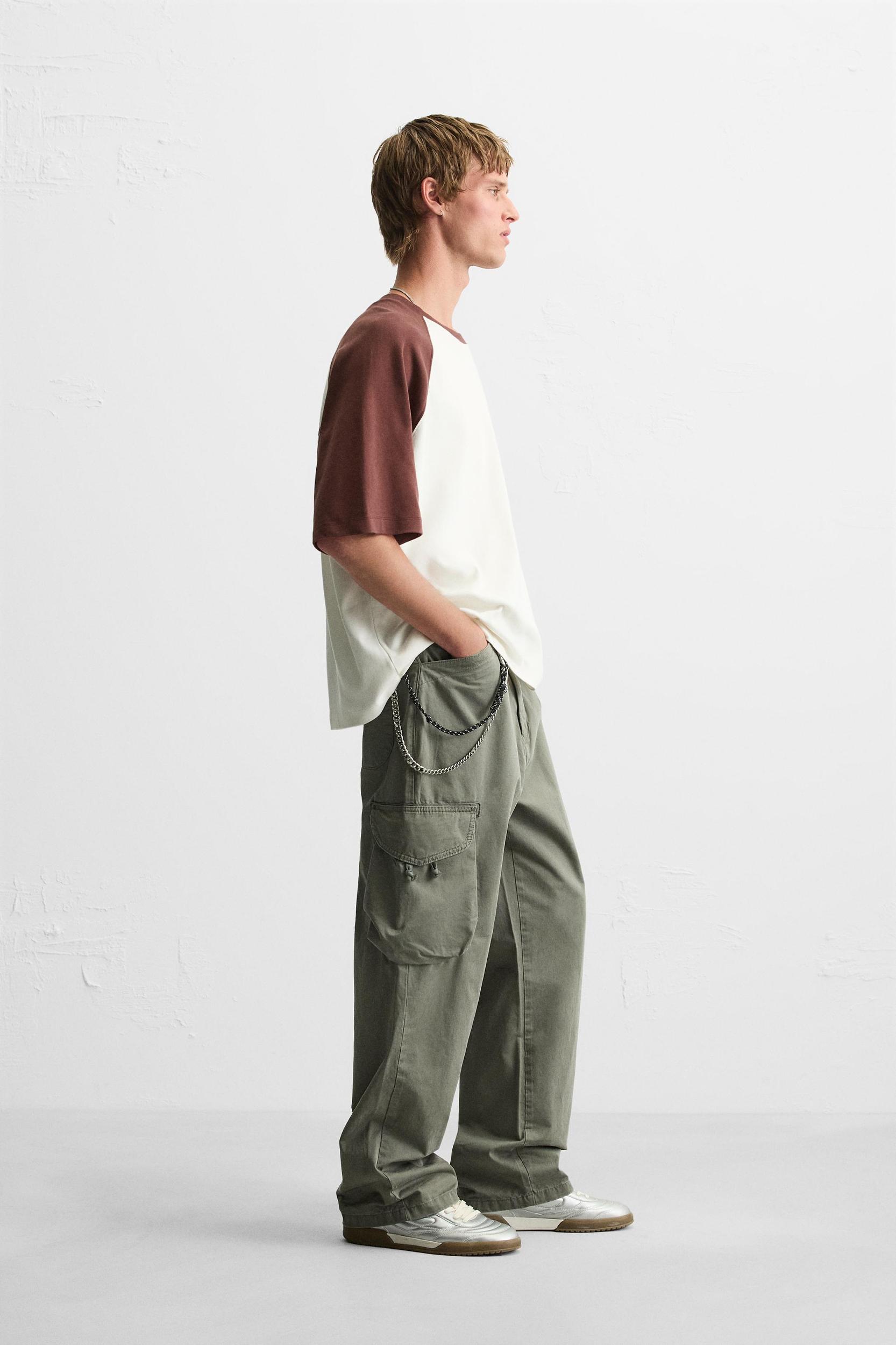 COLOR BLOCK TEXT T-SHIRT Product Image