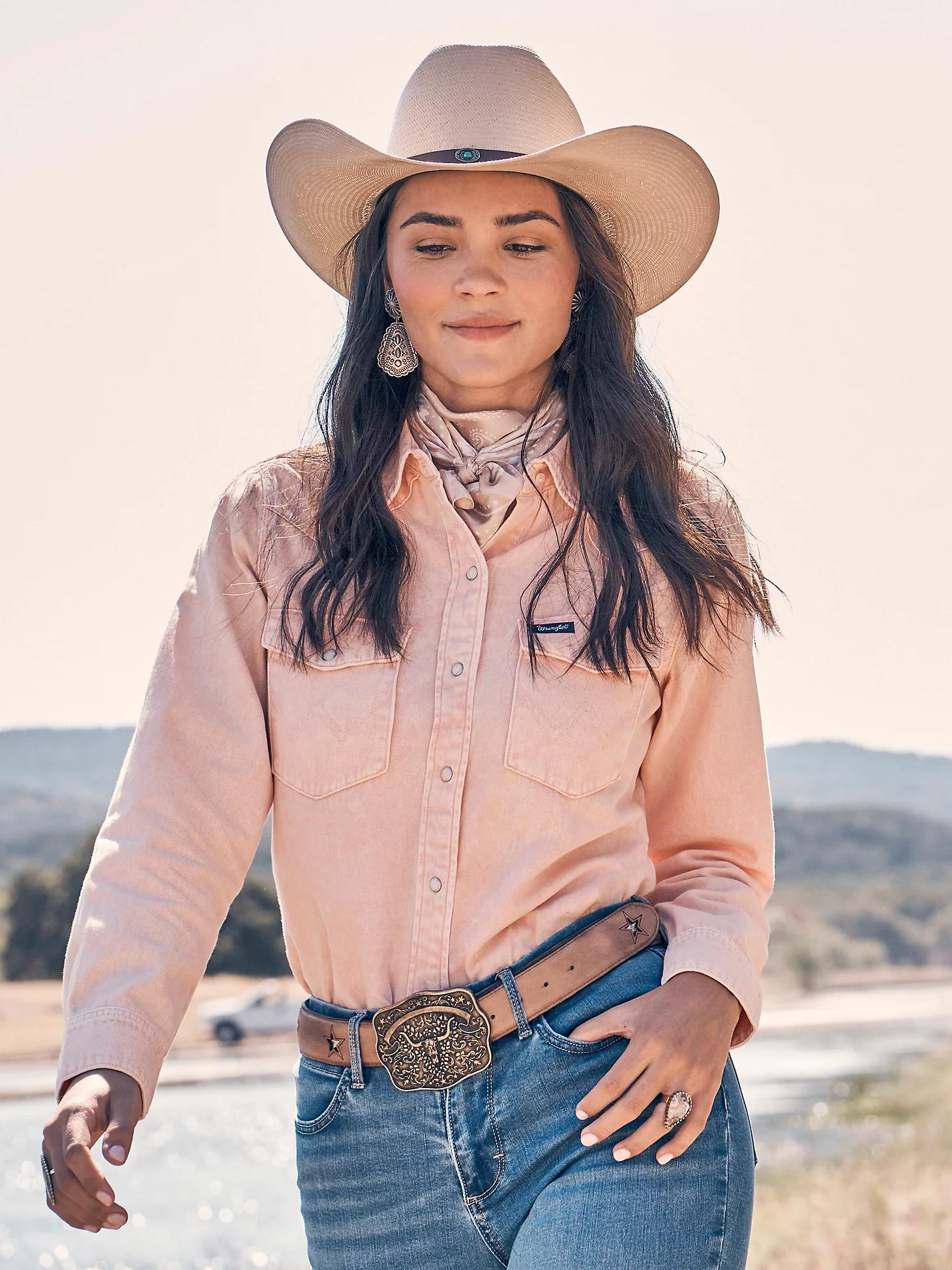 Women's Wrangler Colorwash Slim Western Snap Shirt Product Image