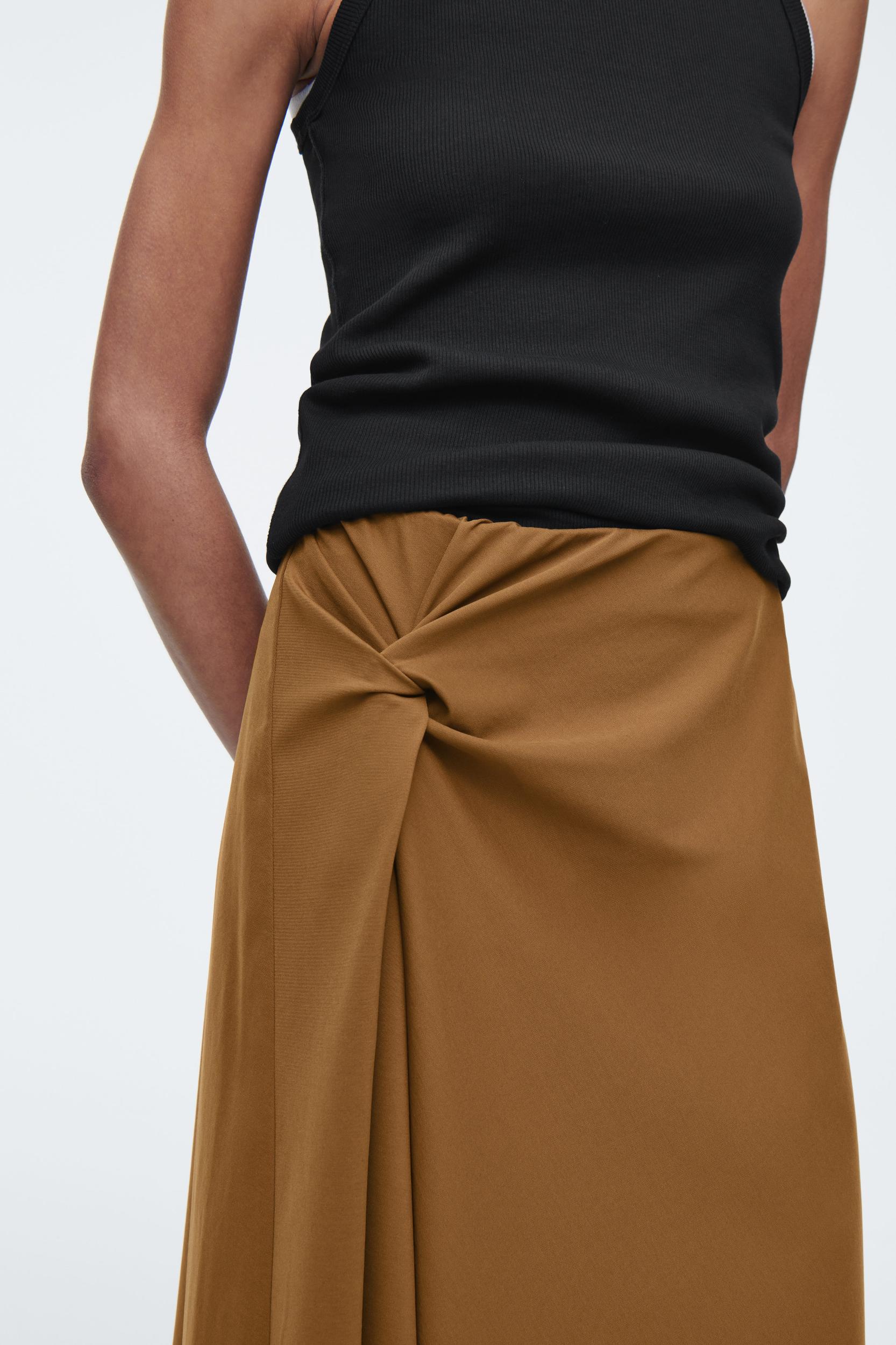 TWIST-DETAIL MIDI SKIRT Product Image