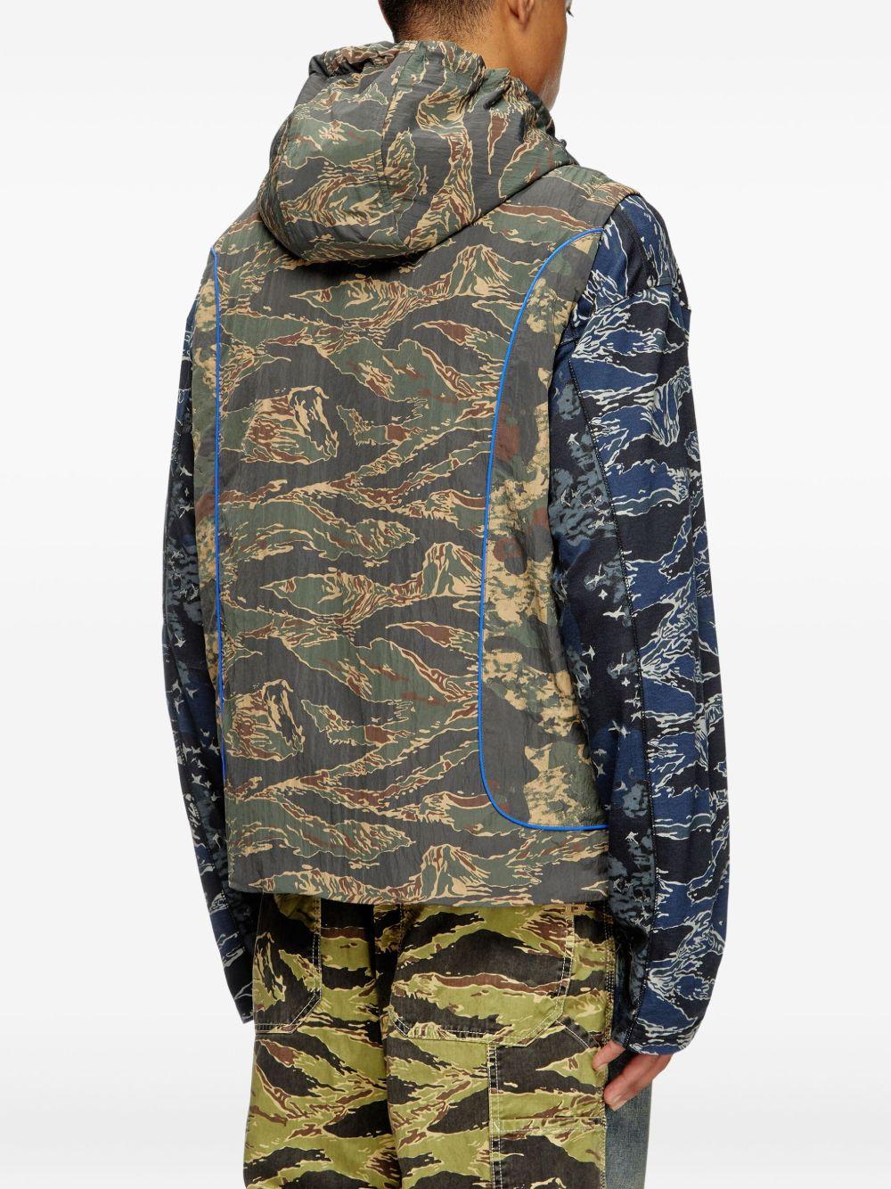 camouflage-print hooded vest Product Image
