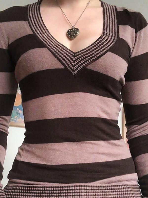 V Neck Striped Knit Top Product Image