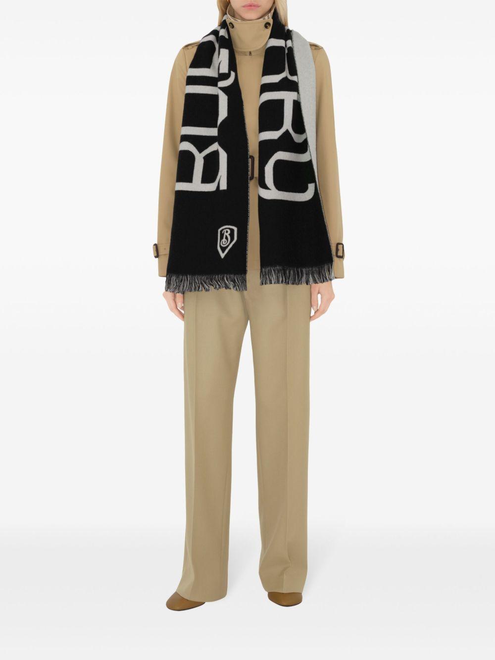 intarsia-logo wool scarf Product Image