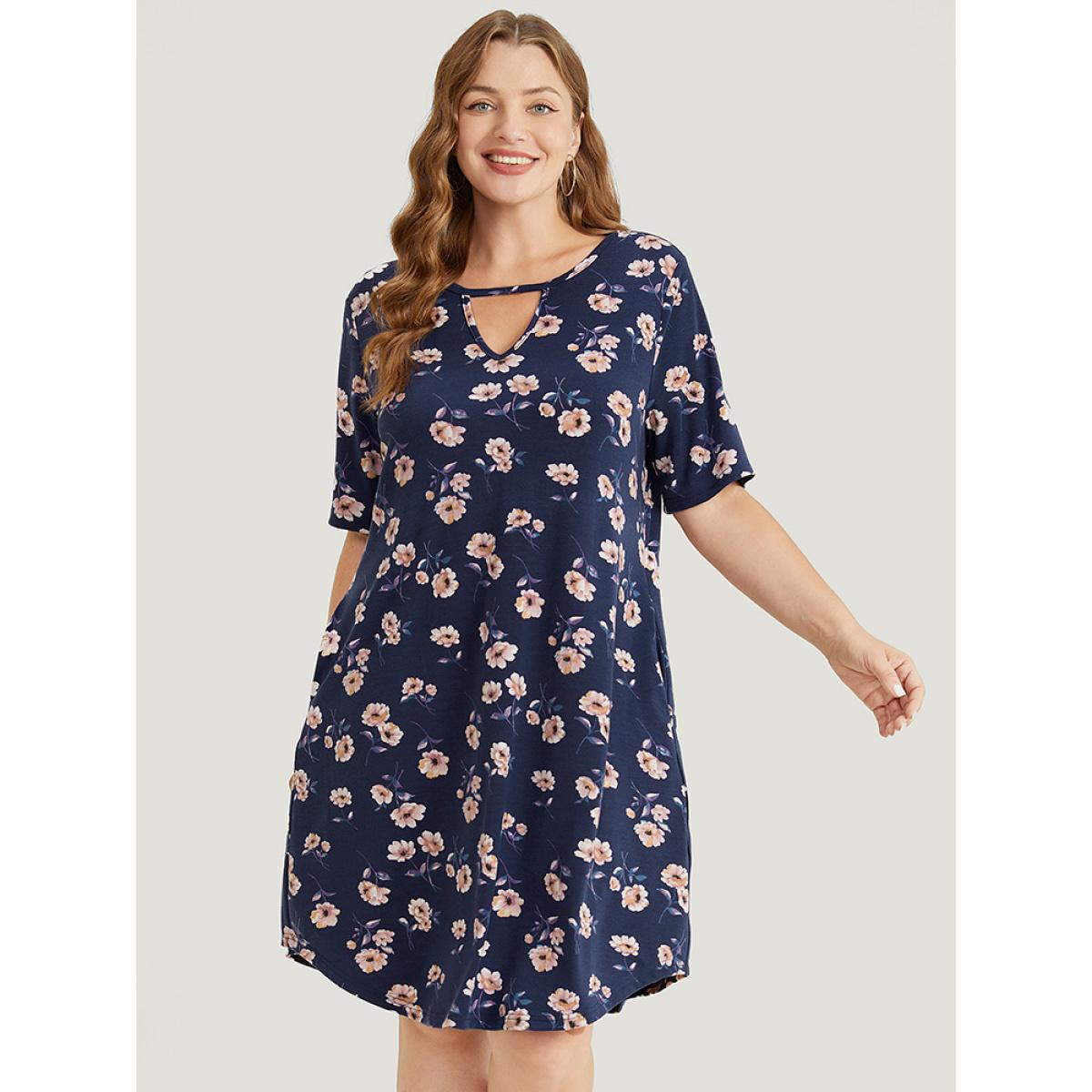 Plus Size Floral Print Keyhole Neck Pocket Arc Hem Dress Navy Women Casual Arc Hem Keyhole Cut-Out Short sleeve Curvy Knee Dress BloomChic 14-16/1X Product Image