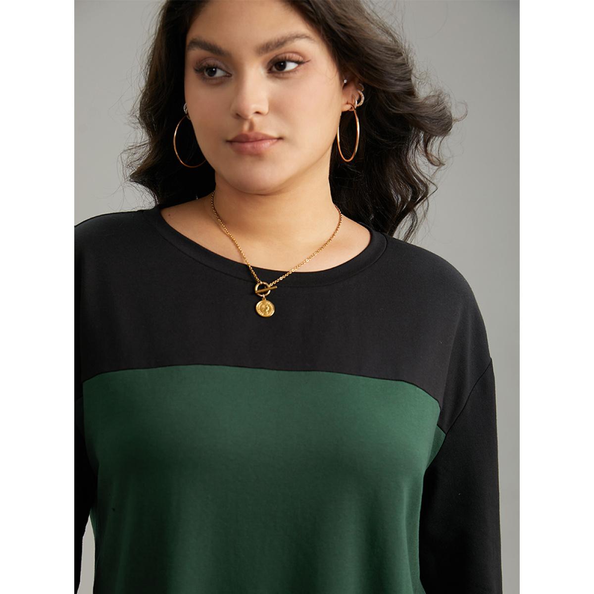 Plus Size Two Tone Patchwork Round Neck Sweatshirt Women Green Casual Contrast Round Neck Dailywear Sweatshirts BloomChic 14-16/1X Product Image