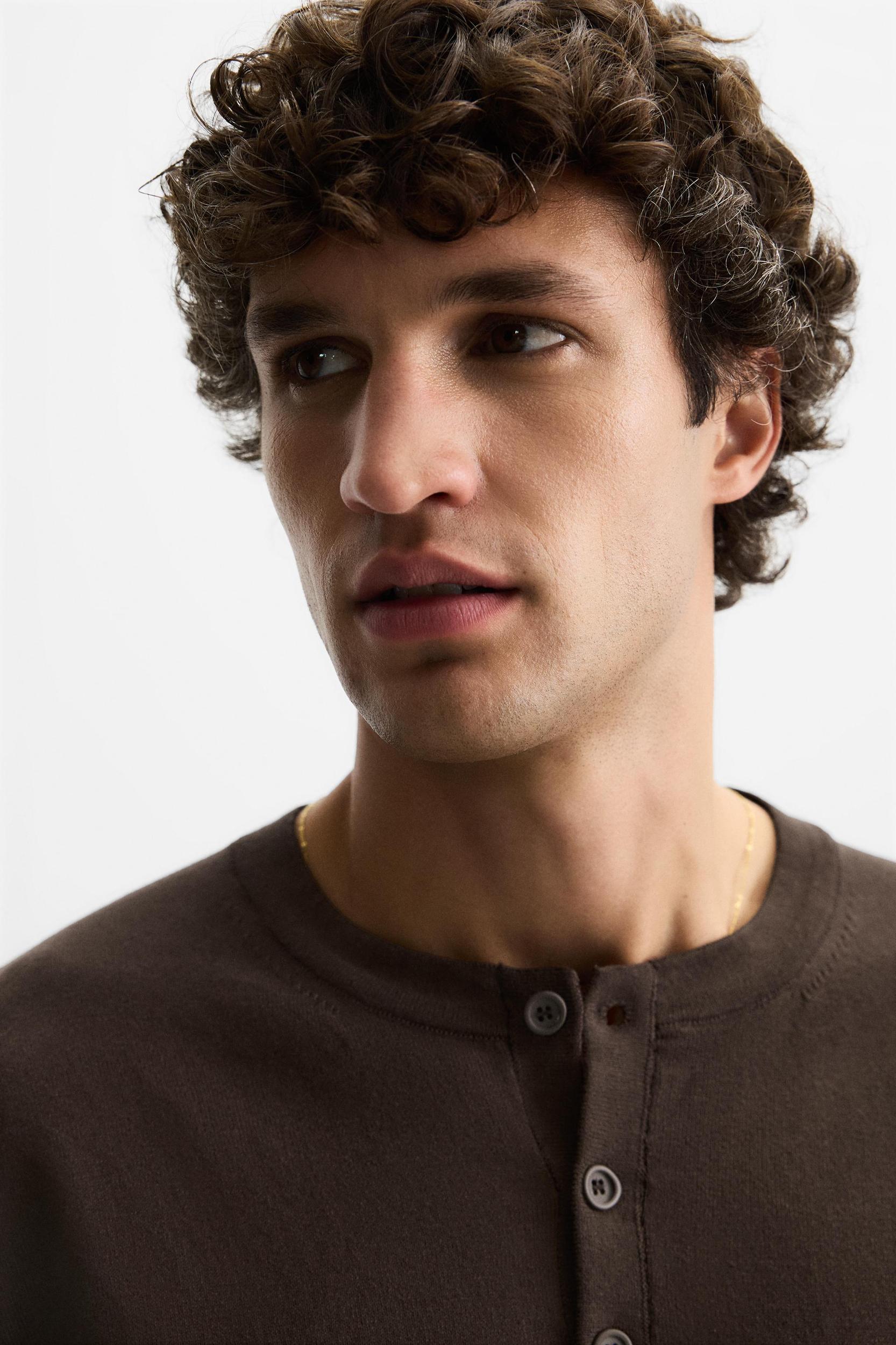 KNIT T-SHIRT WITH BUTTON NECK Product Image