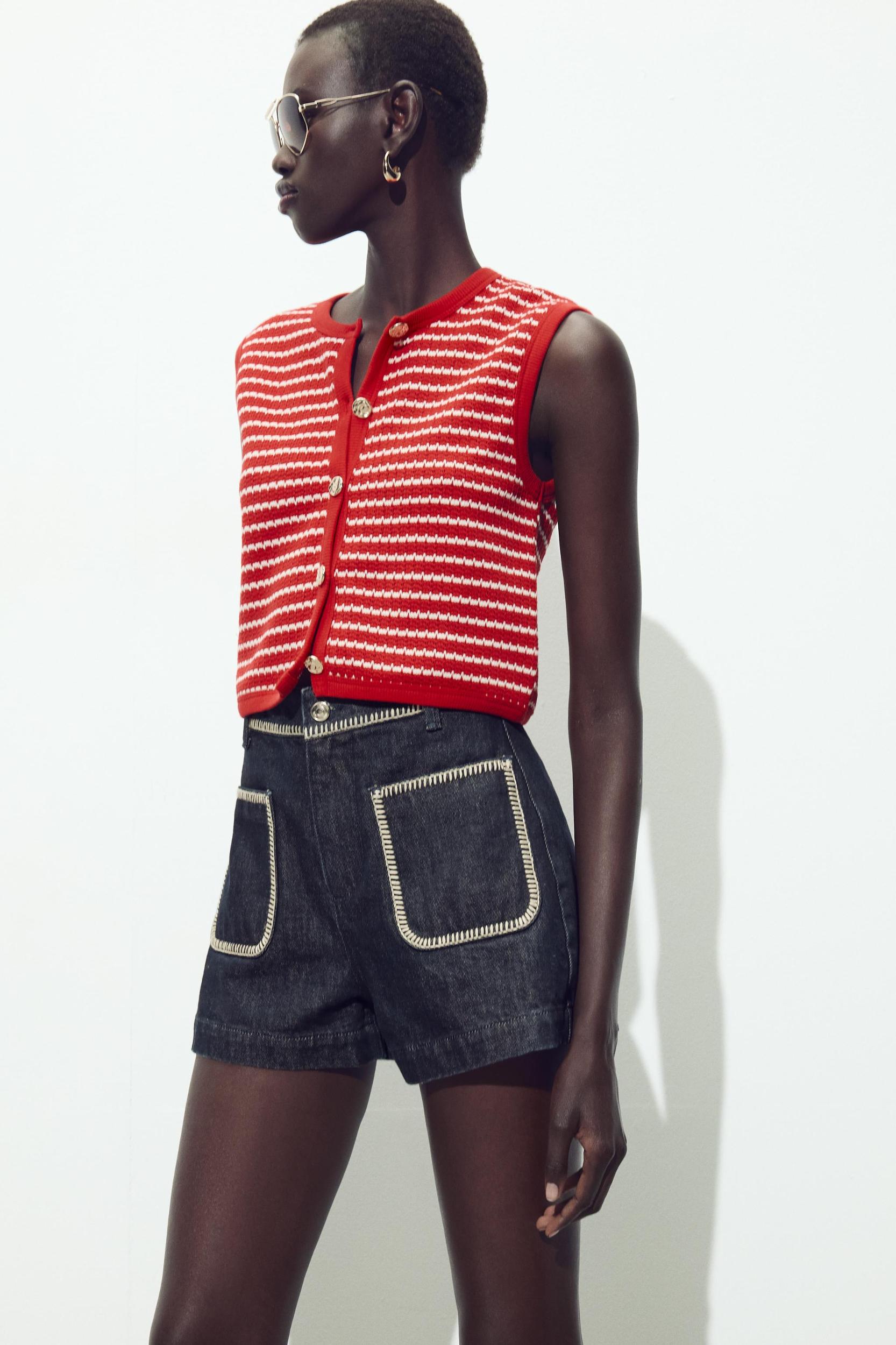 BUTTONED JACQUARD VEST TOP Product Image