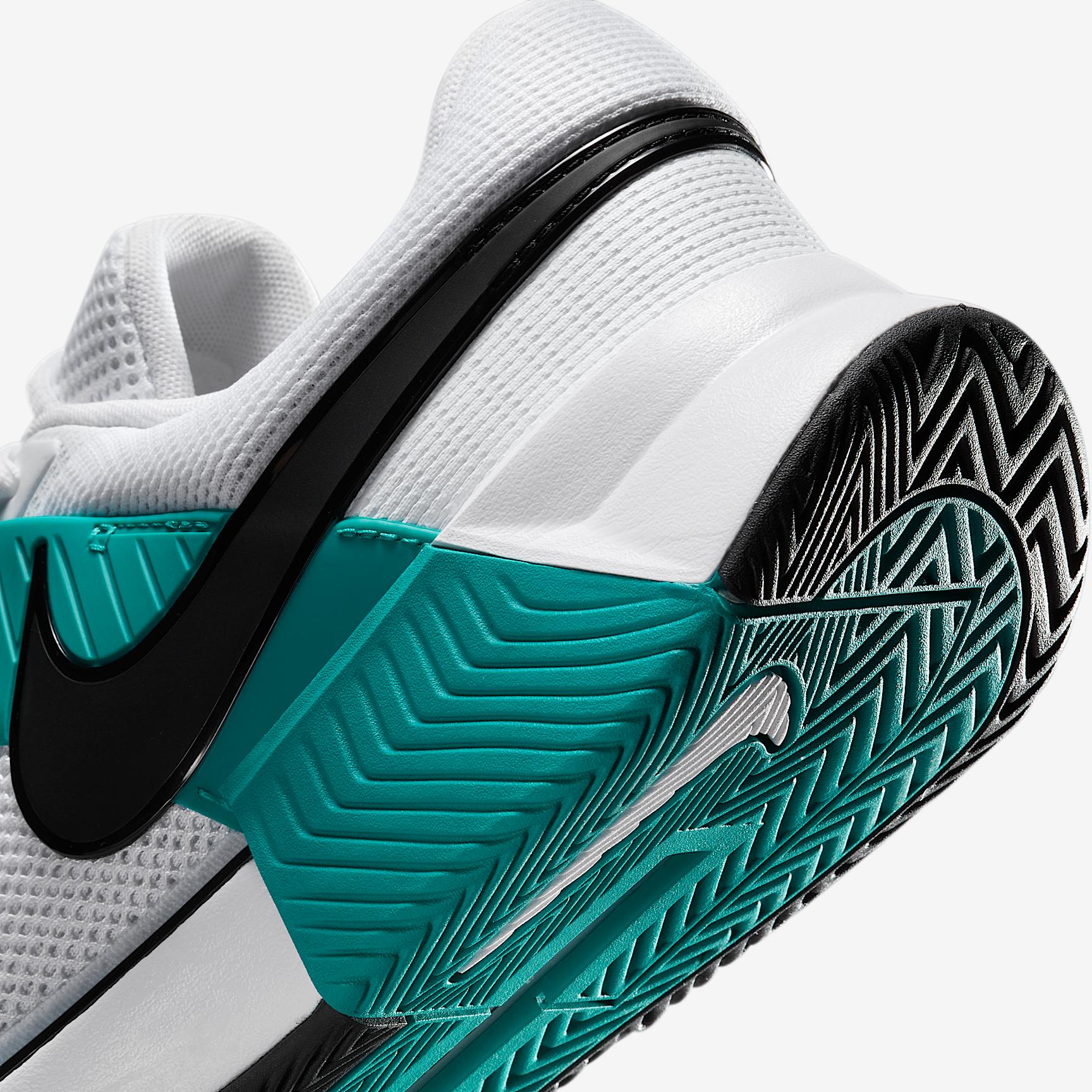 Nike Men's Zoom GP Challenge 1 Hard Court Tennis Shoes Product Image