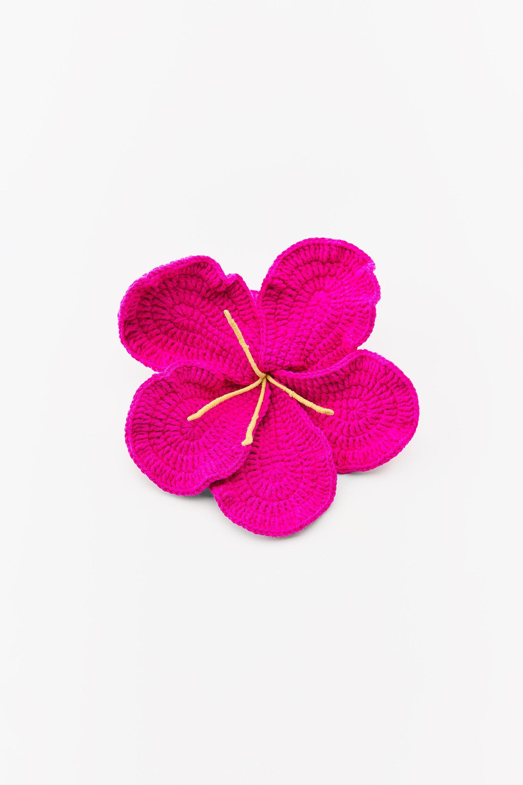 OVERSIZED CROCHET FLOWER HAIR TIE Product Image