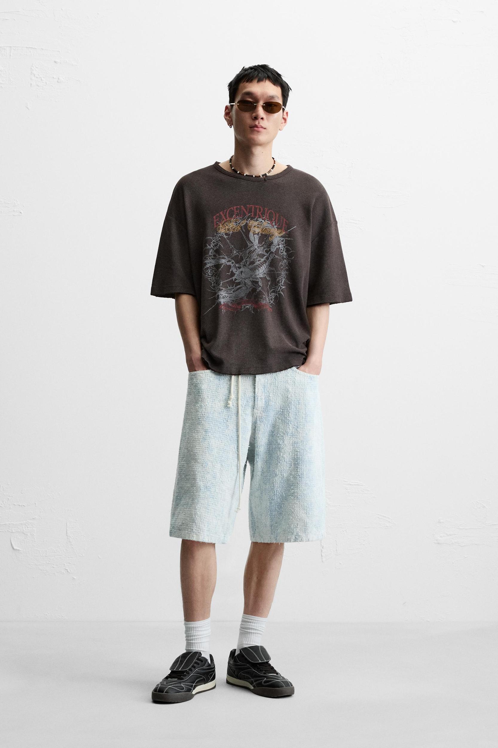 SCRATCHED BAGGY FIT DENIM SHORTS Product Image