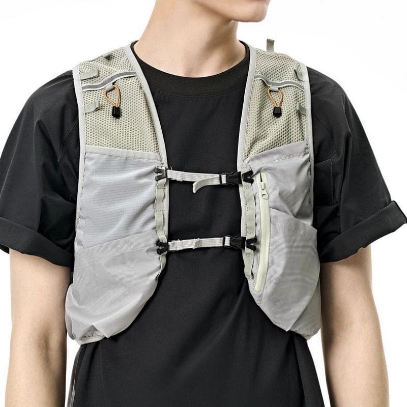 V-Neck Panel Mesh Crop Buckle Cargo Vest Product Image