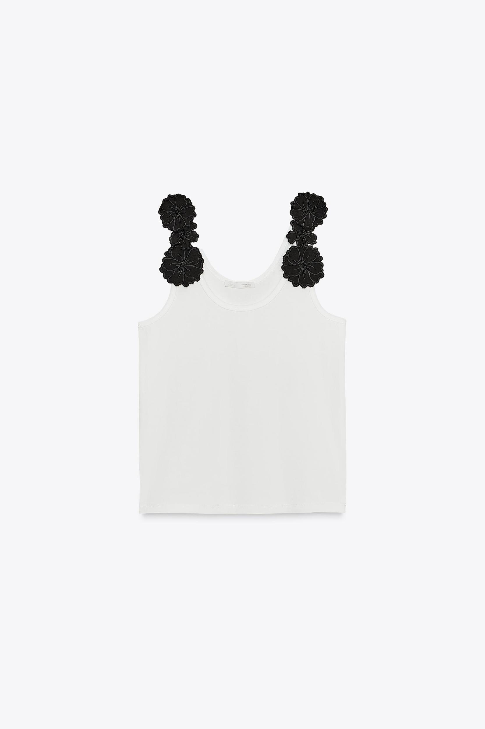 FLORAL APPLIQUÉ TOP Product Image