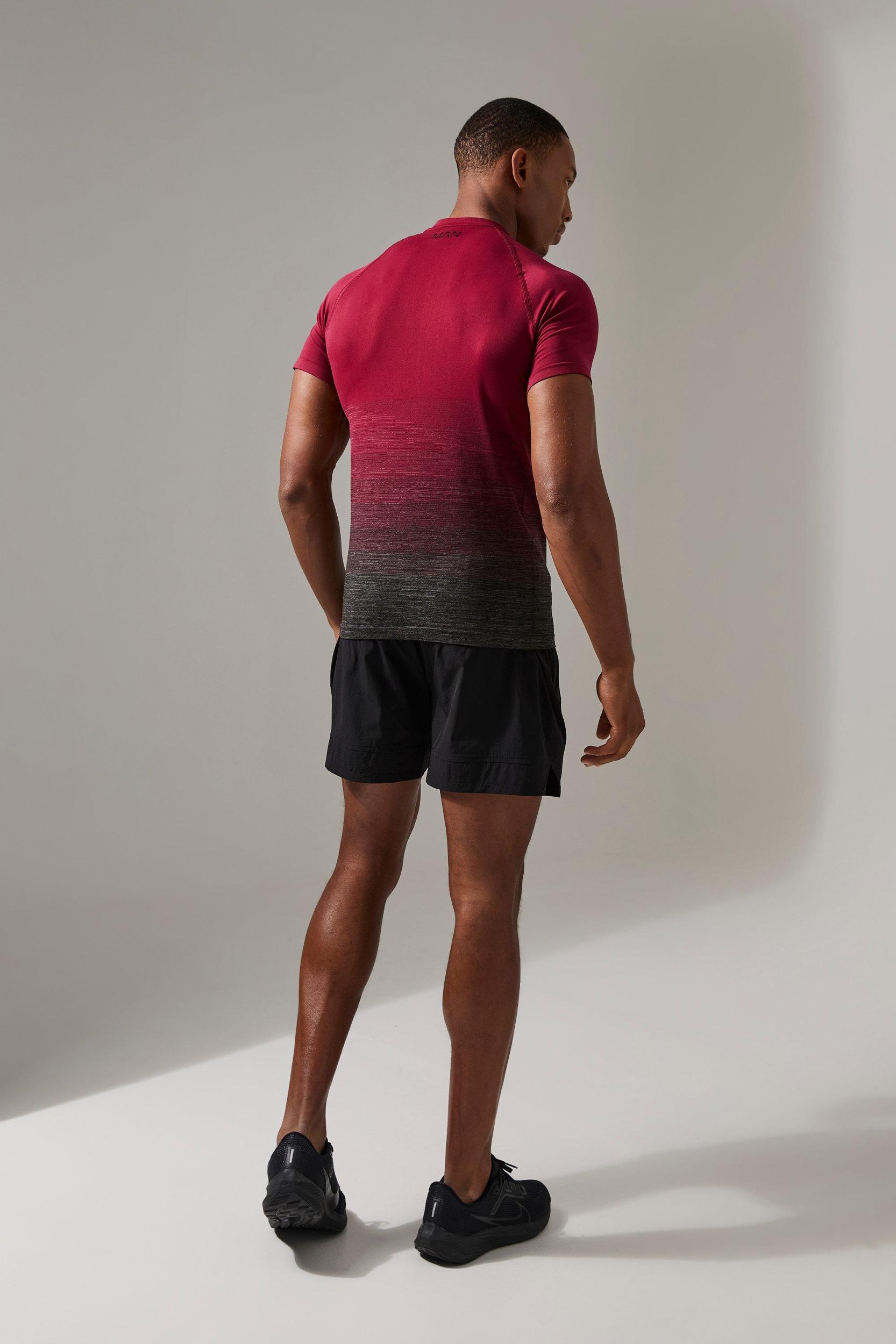 Man Active Ombre Seamless Muscle Fit T-shirt | boohooMAN USA Product Image