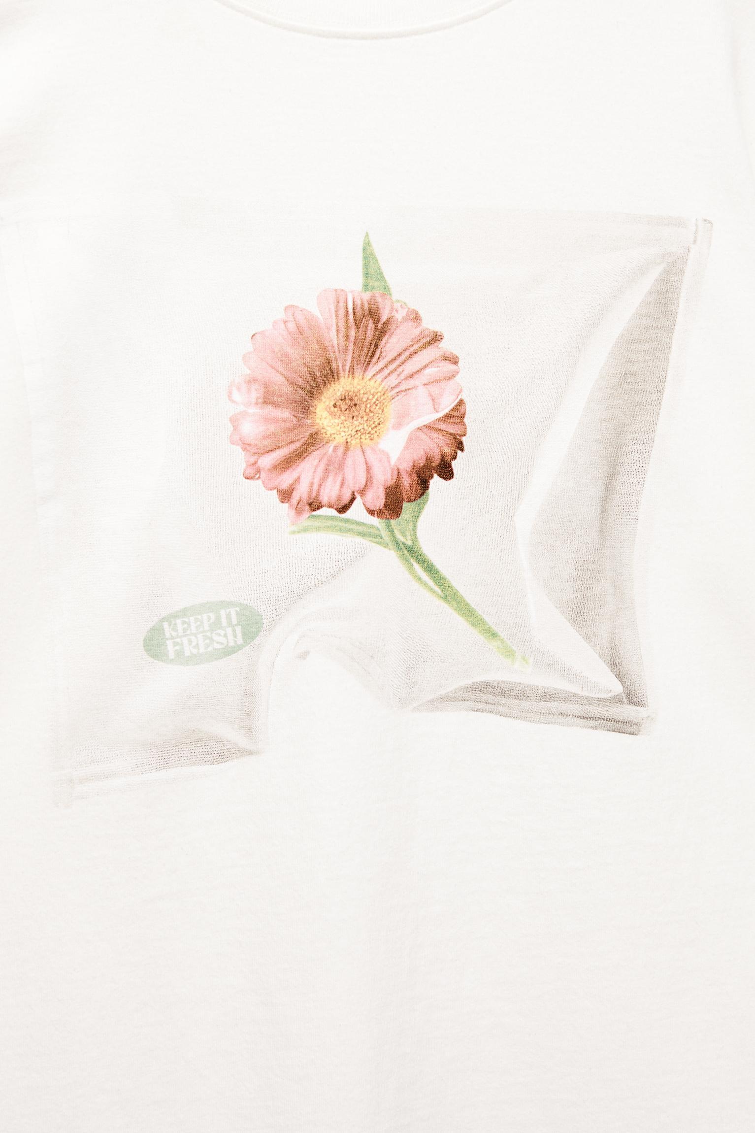 Floral T-shirt Product Image