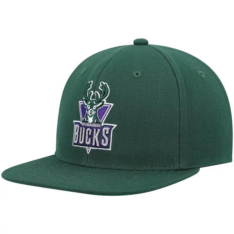 Men's Mitchell & Ness Green Milwaukee Bucks Hardwood Classics Team Ground 2.0 Snapback Hat Product Image