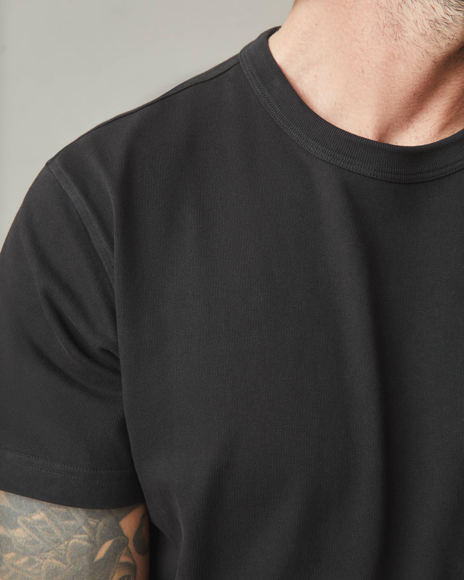 Men's Everest Tee - Meteorite Male Product Image