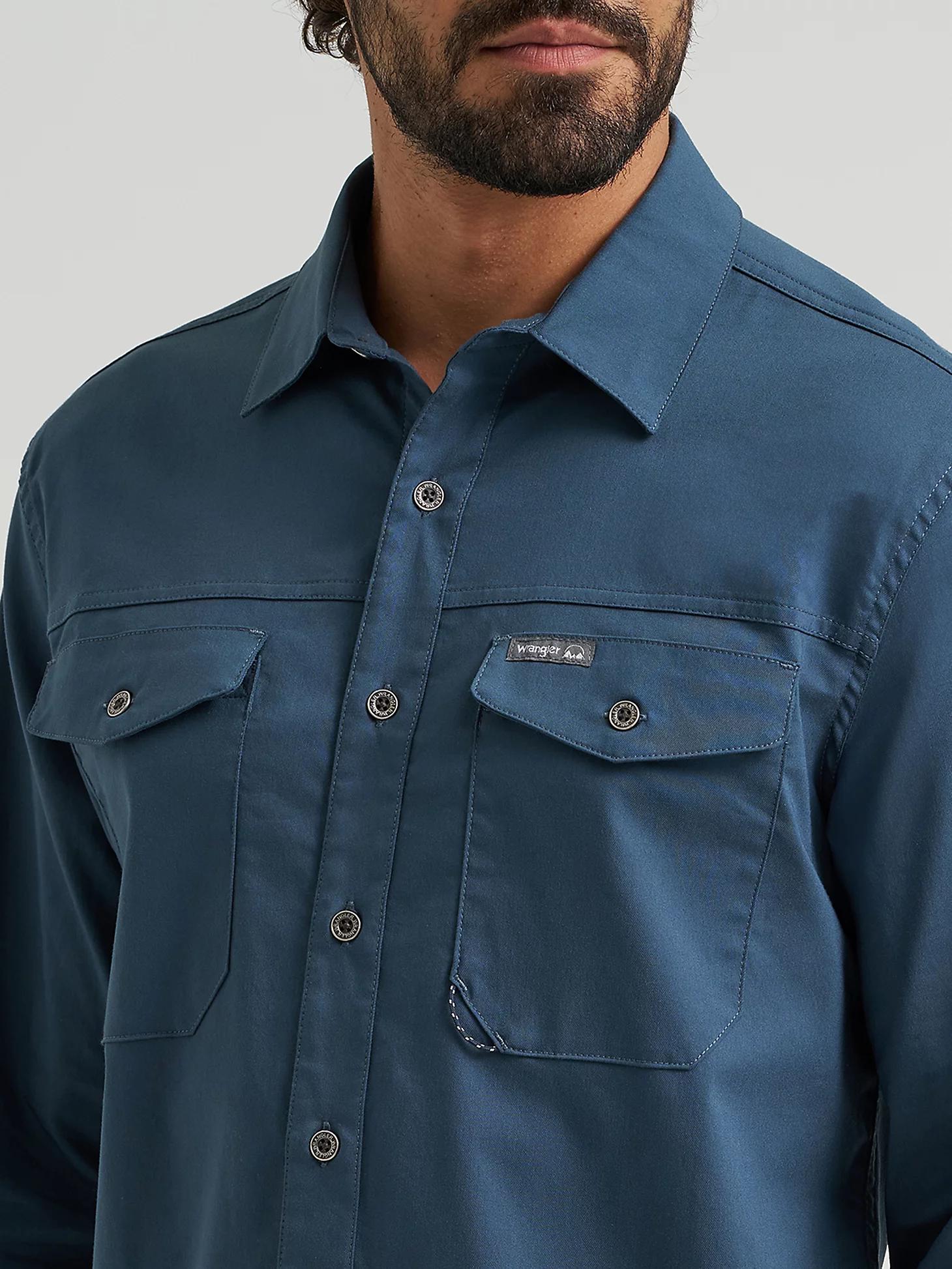 Men's Outdoor Stretch Solid Shirt in Midnight Navy Product Image