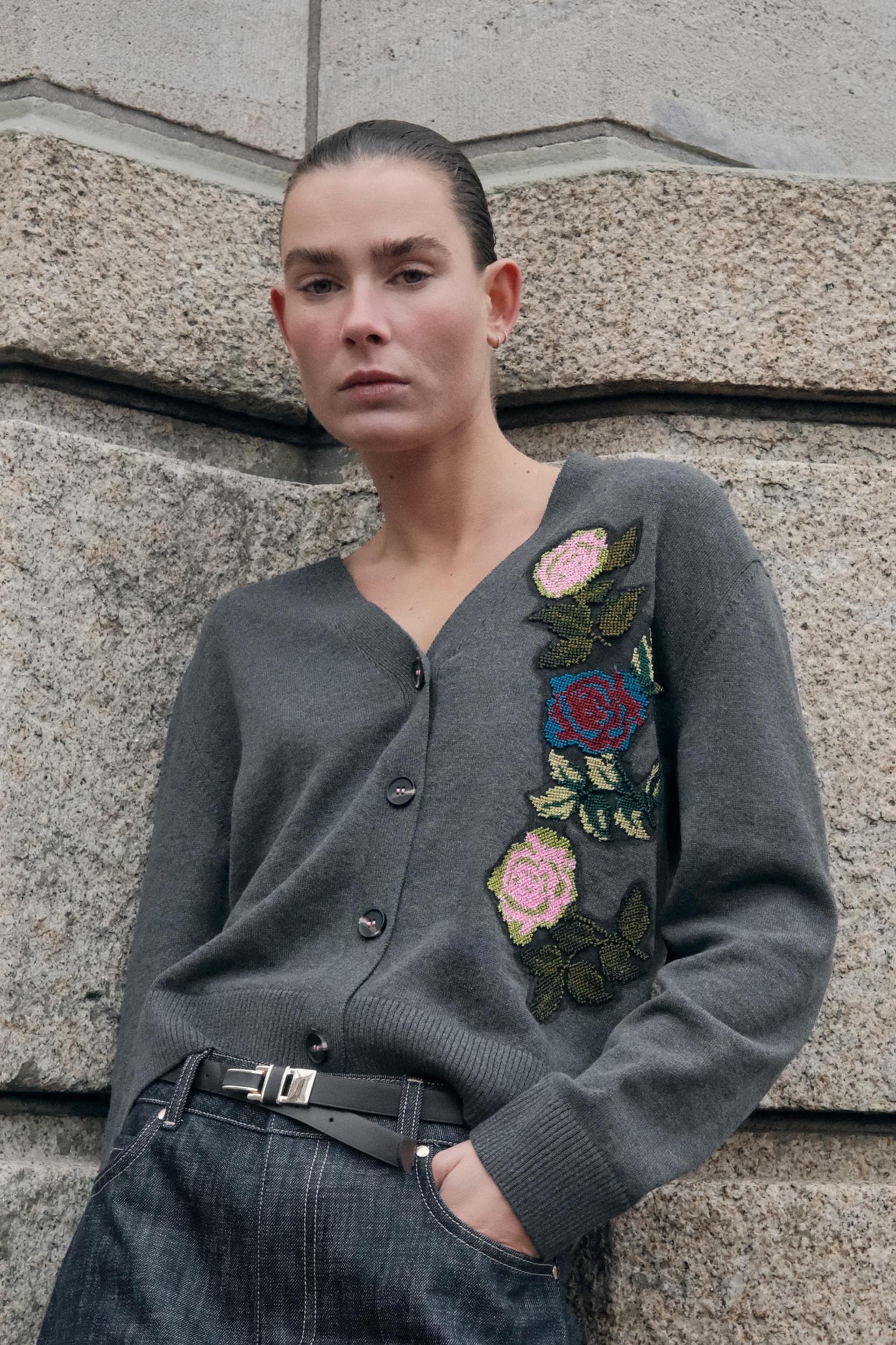 FLORAL EMBROIDERY KNIT CARDIGAN Product Image