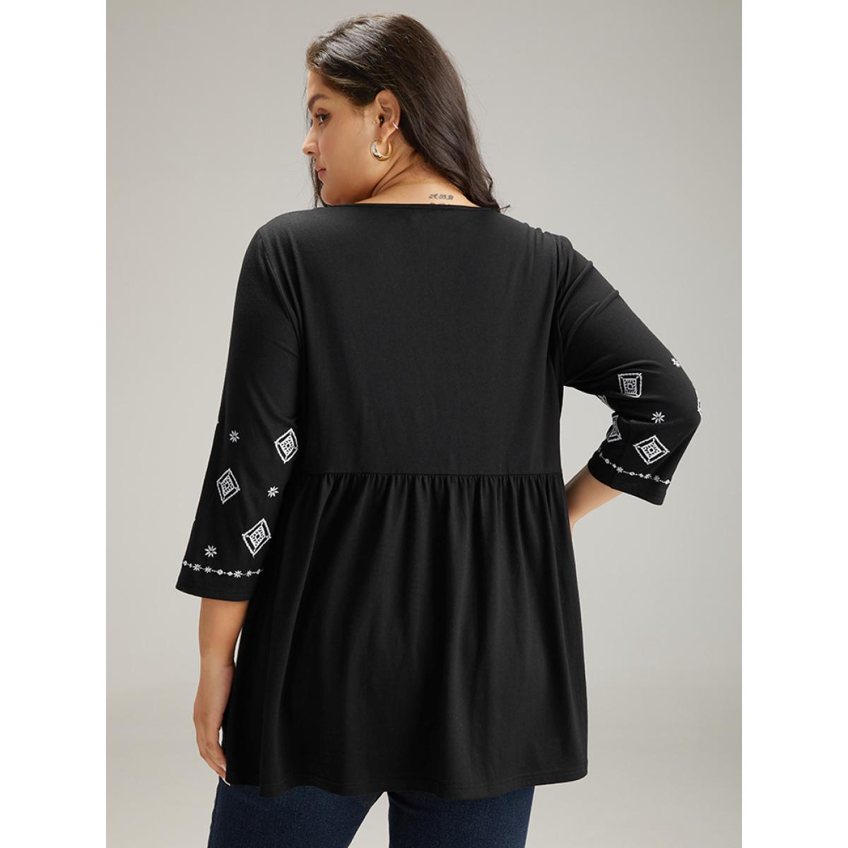Plus Size Bandana Embroidered V Neck Gathered T-shirt Black Women Elegant Embroidered Bohemian Print V-neck Dailywear T-shirts BloomChic 10/M Product Image