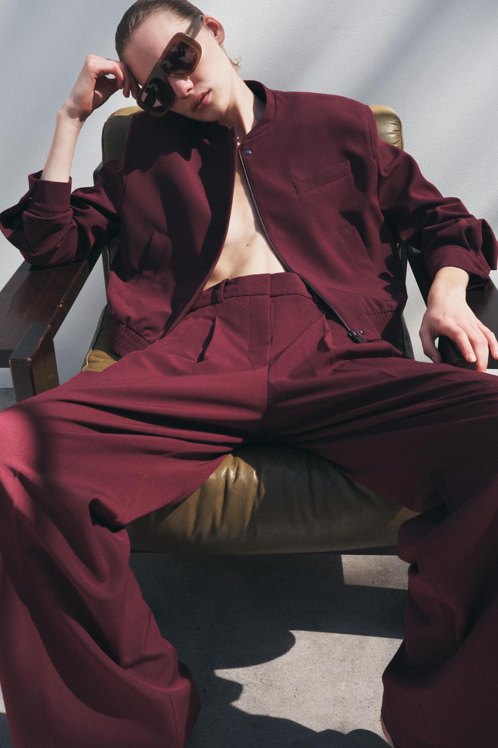 PLEATED PANTS ZW COLLECTION Product Image