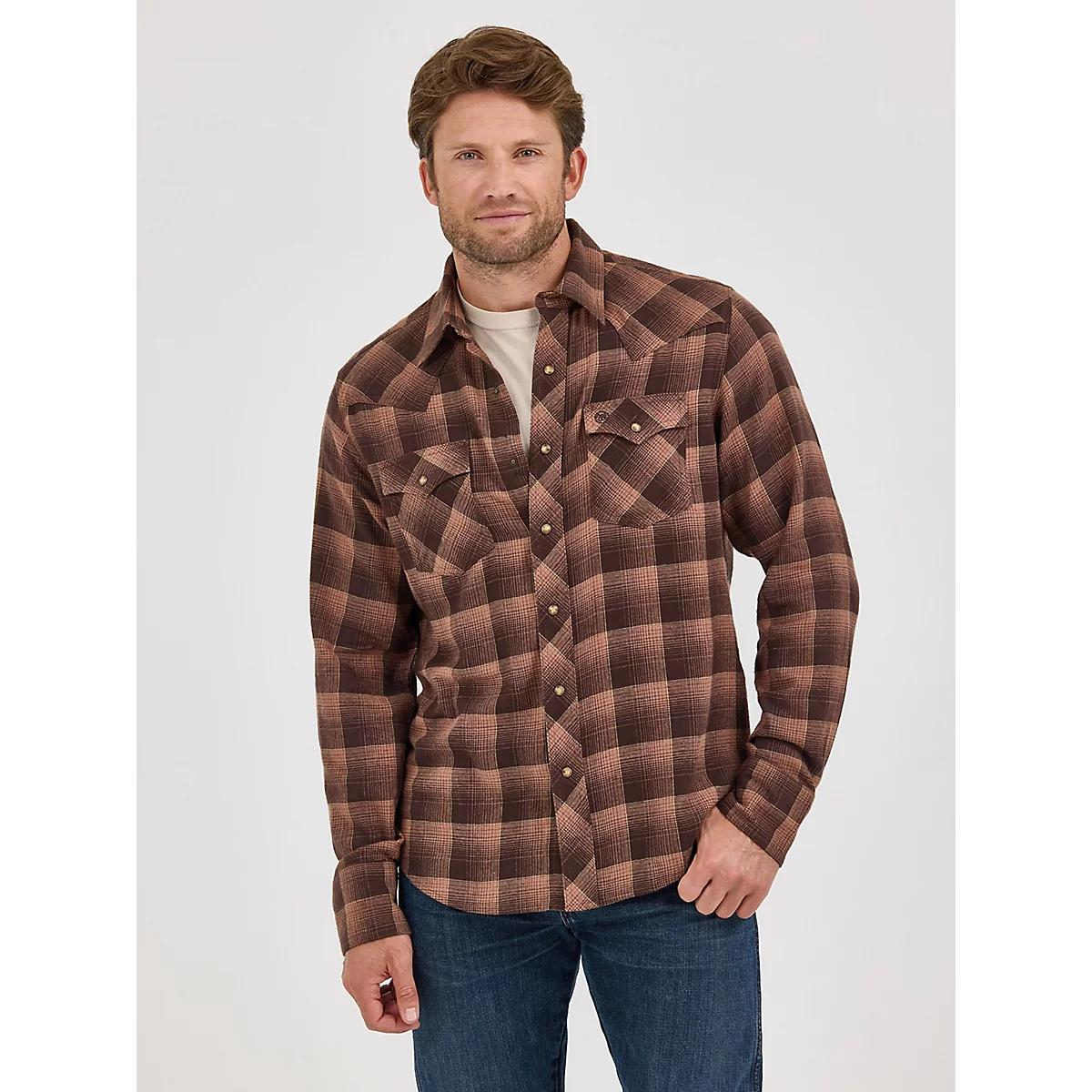 Men's Wrangler Retro® Long Sleeve Flannel Western Snap Plaid Shirt in Mocha Product Image
