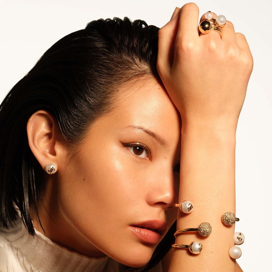 debossed-logo pearl earrings  Product Image