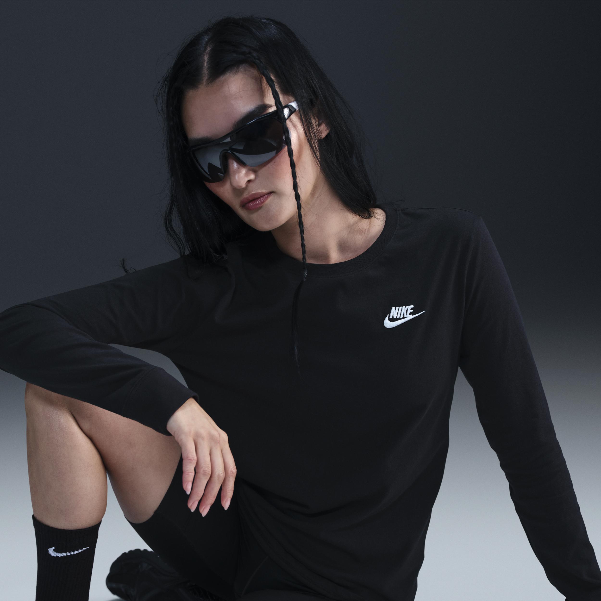 Womens Nike Sportswear Club Long-Sleeve T-Shirt | HF0780-010 Product Image