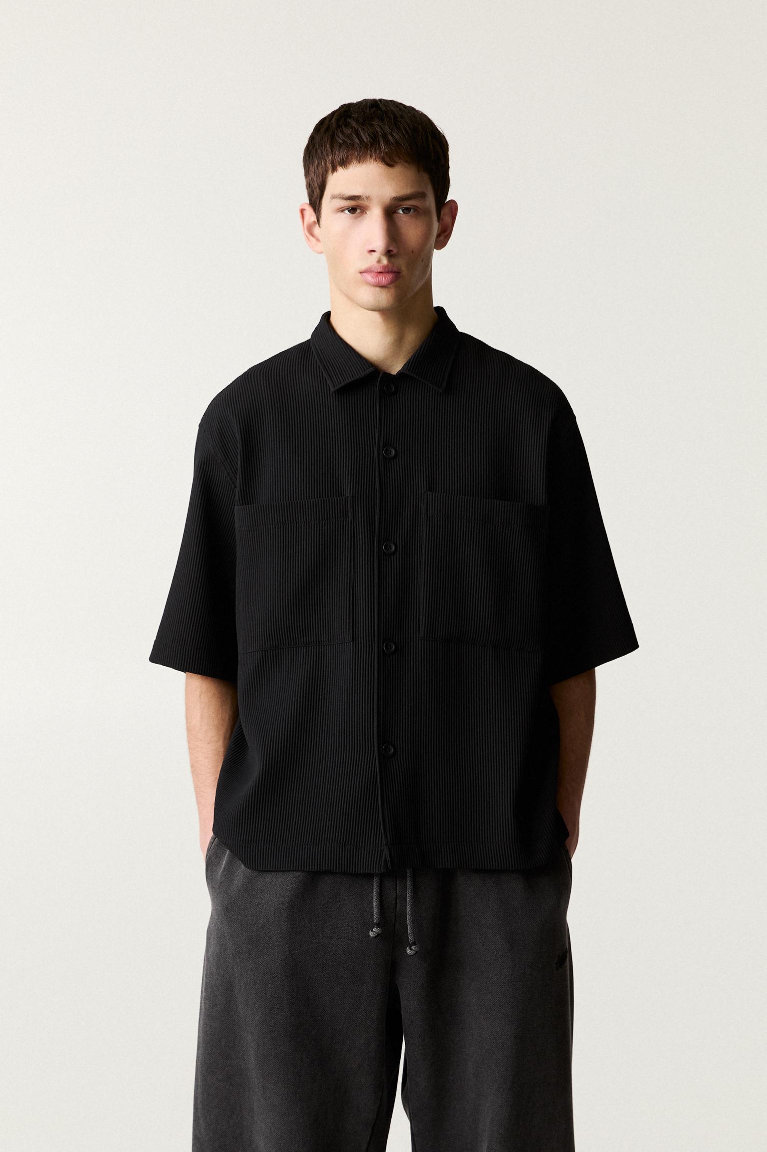 Short sleeve shirt in pleated fabric Product Image
