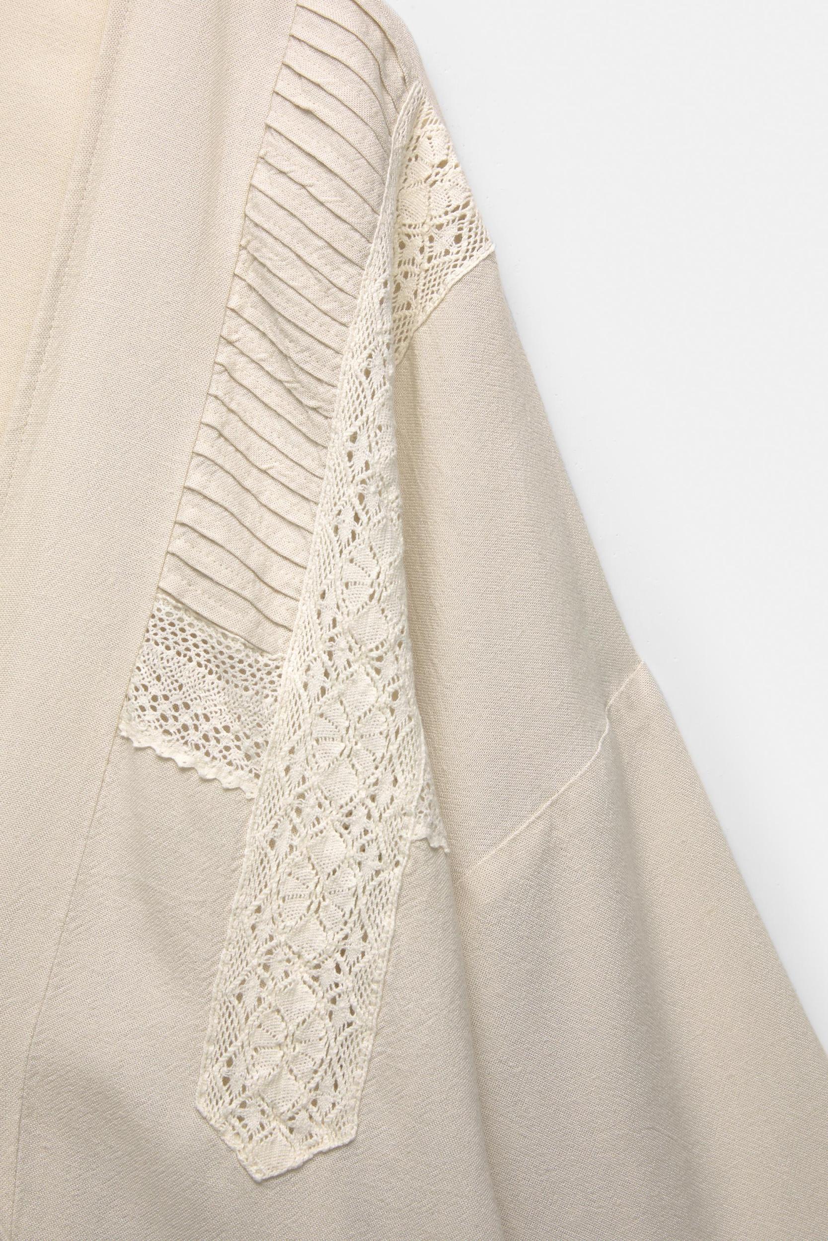 Contrast gold-toned necklace Product Image