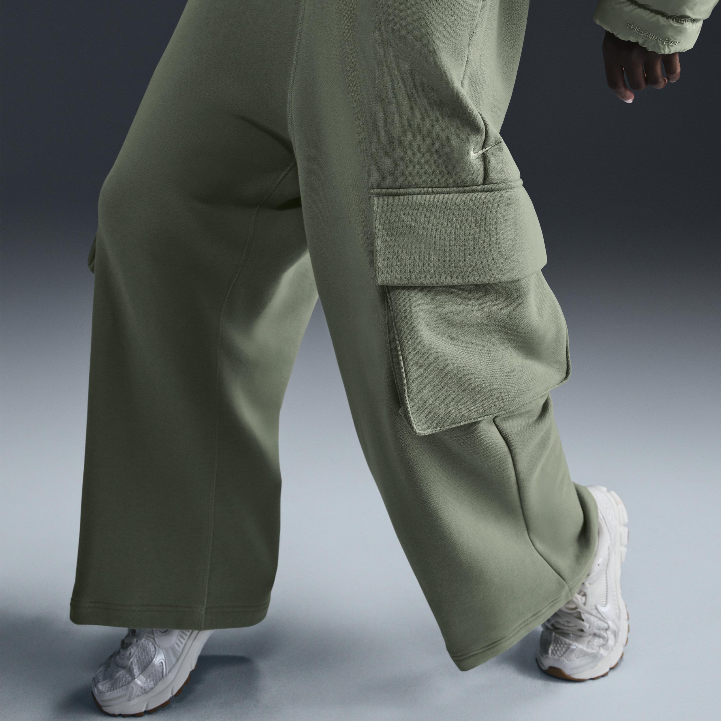 Women's Nike Sportswear Low-Rise Oversized French Terry Open-Hem Pants Product Image