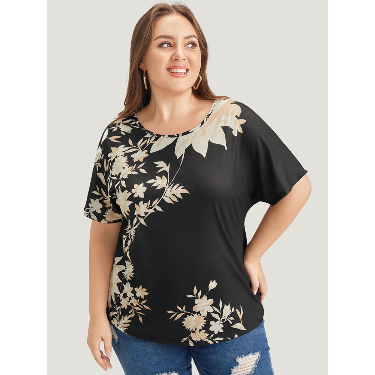 Plus Size Floral Printed Short Sleeve Round Neck T-shirt BlackFlower Women Elegant Floral Round Neck Going out T-shirts BloomChic 30/6X Product Image