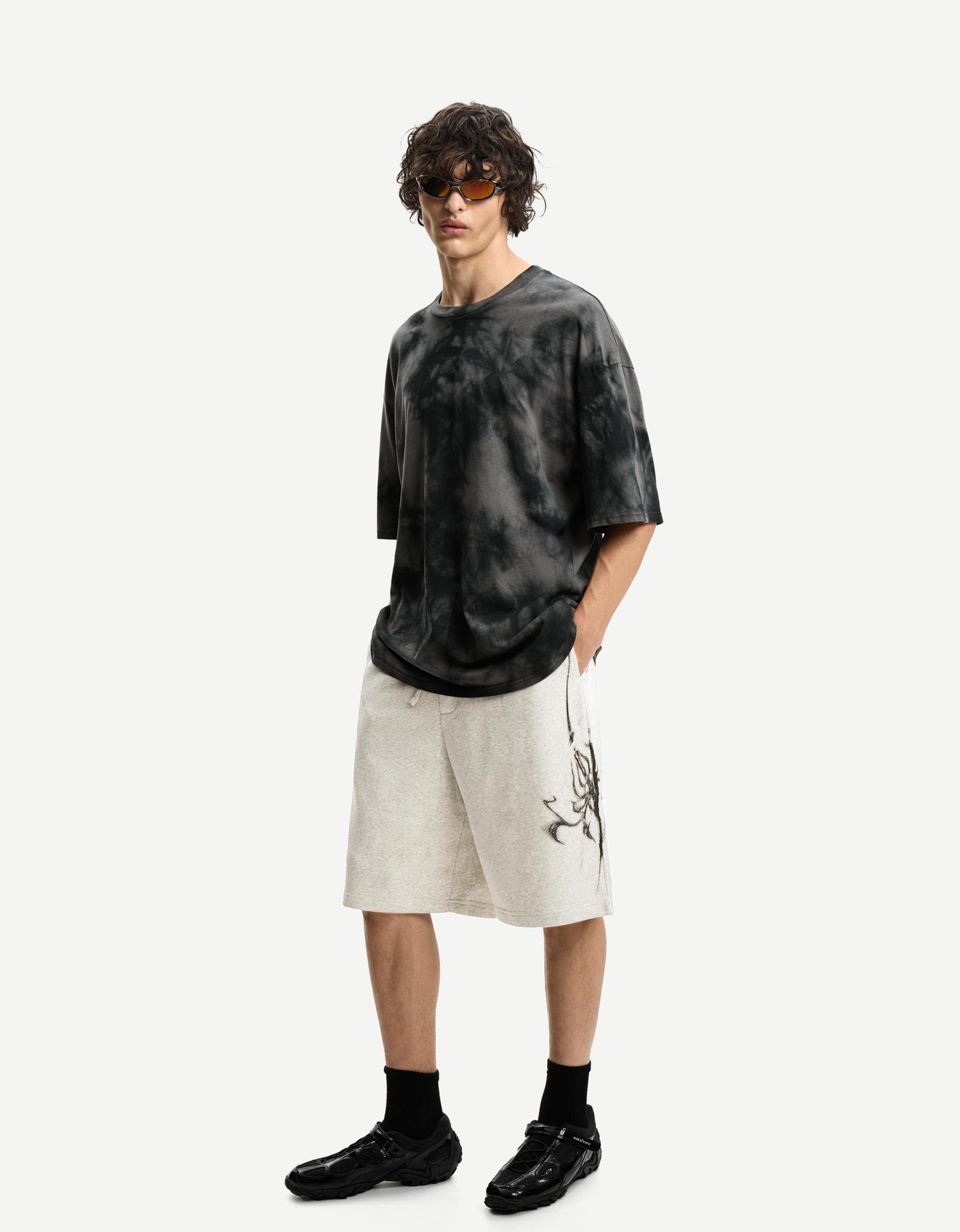 Printed Bermuda shorts Product Image