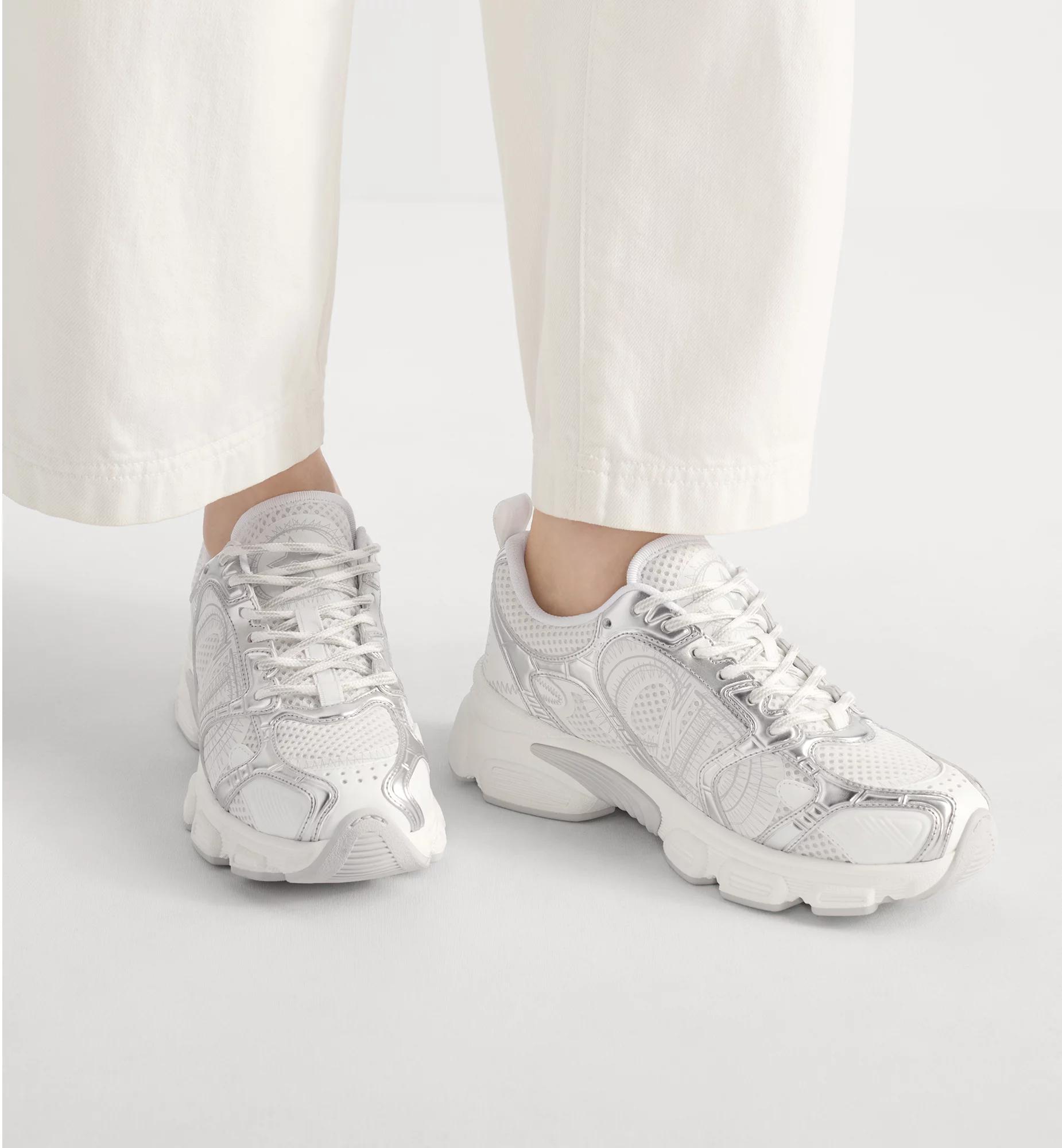 Dior Chrono Sneaker Product Image