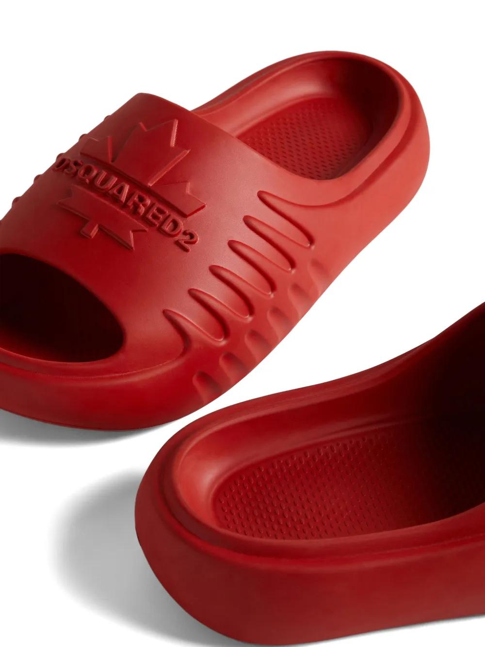 logo-embossed slides Product Image