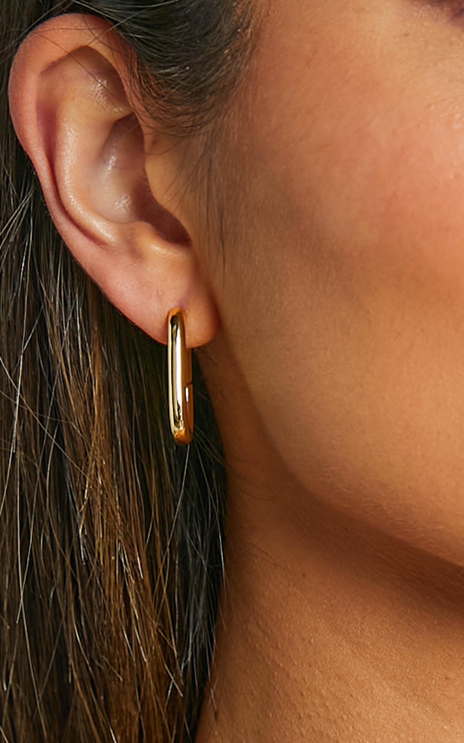 Toni Earrings in Gold Product Image
