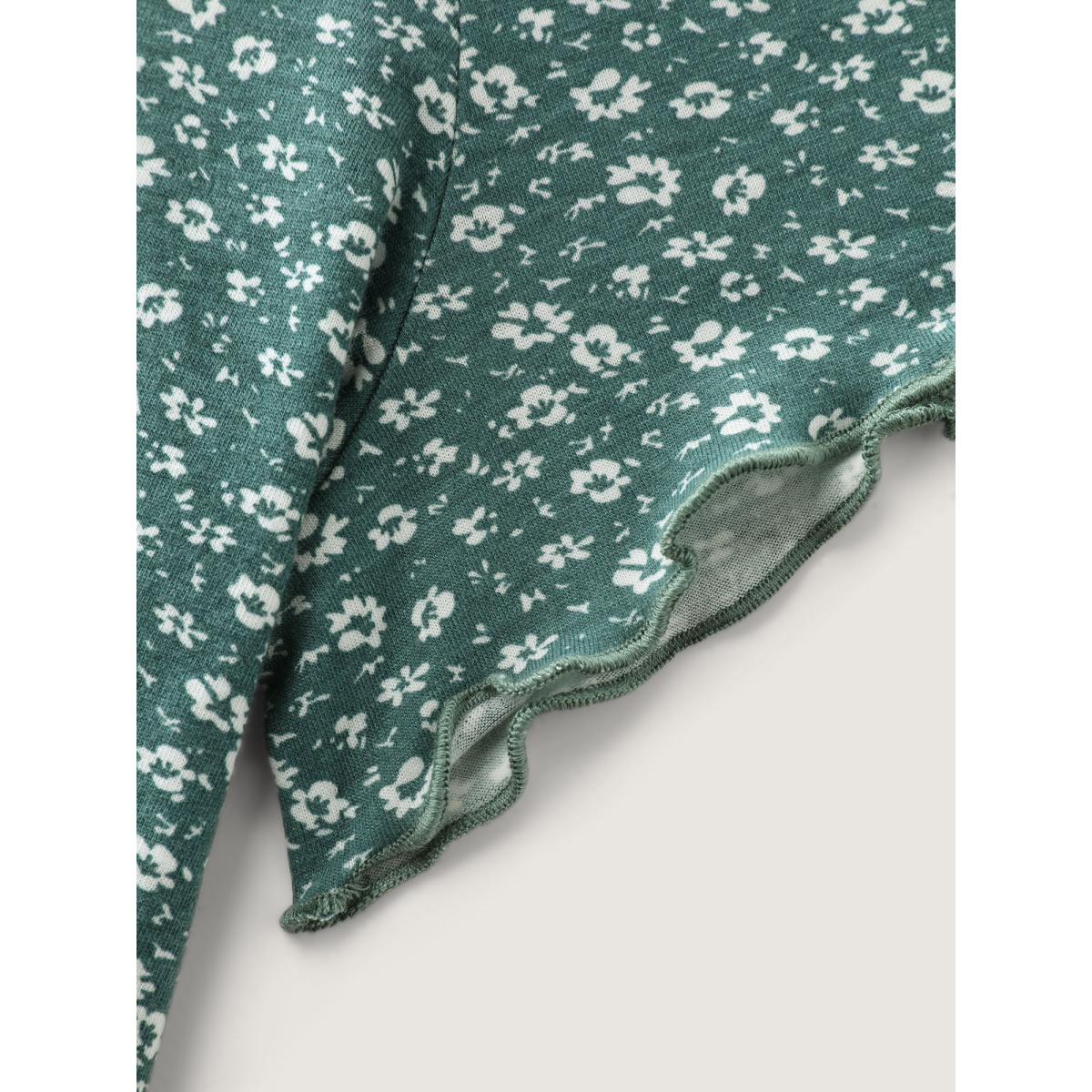 Plus Size Floral Print Lace Neckline T-Shirt Emerald Women Leisure Woven ribbon&lace trim Natural Flowers U-neck Bodycon Casual T-shirts BloomChic 14-16/1X Product Image