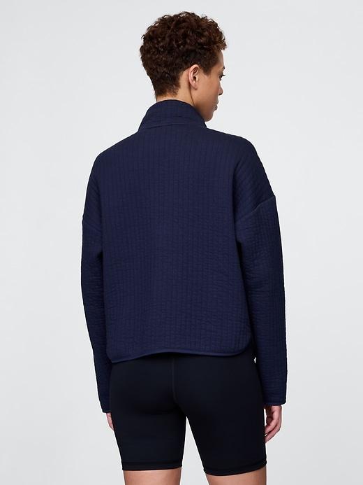 GapFit Quilted Jacquard Jacket Product Image