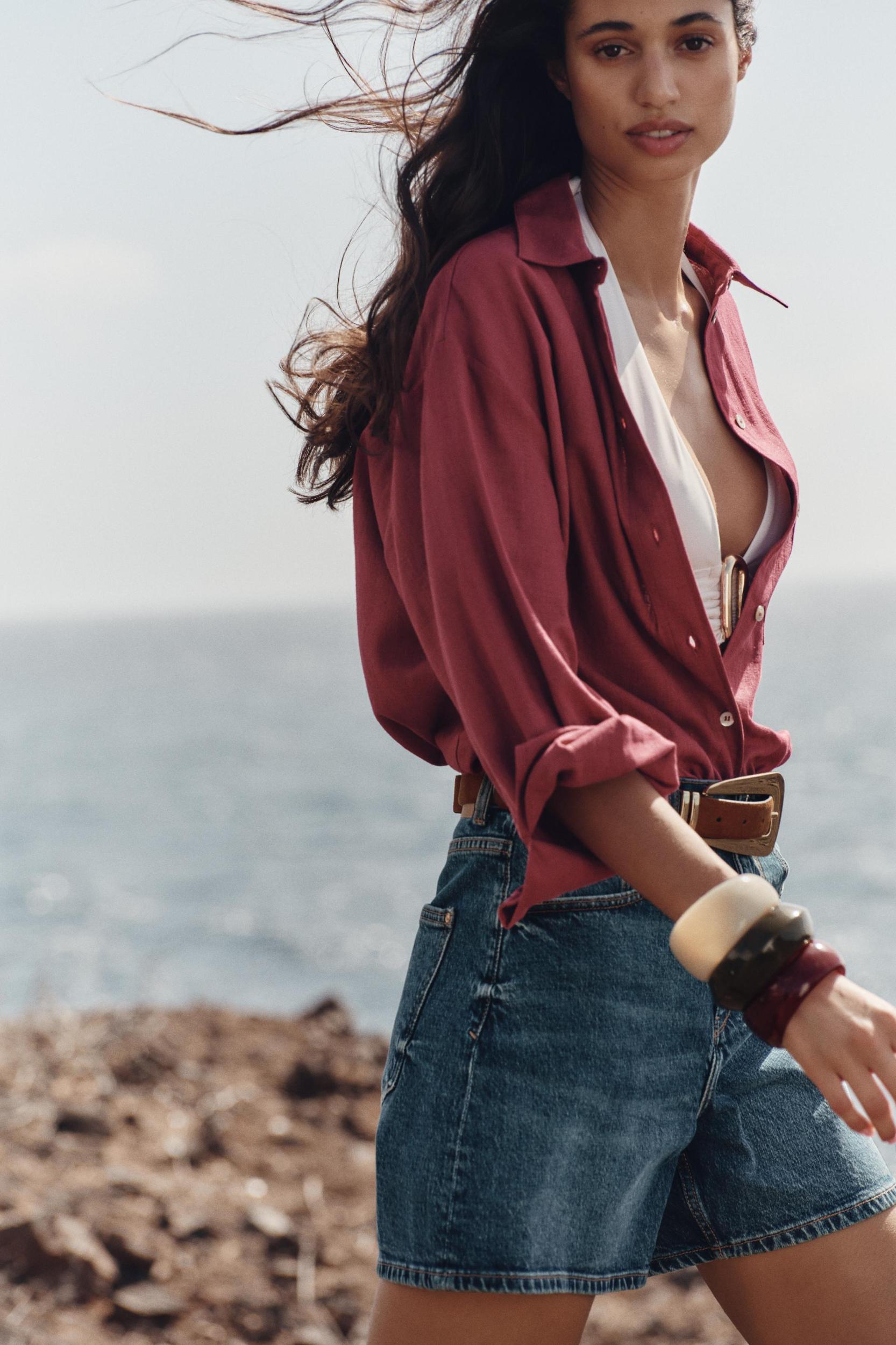 Z1975 HIGH-WAISTED MOM FIT SHORTS Product Image