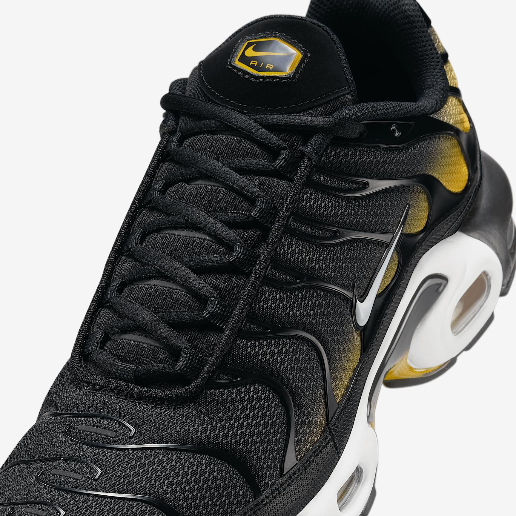 Nike Mens Air Max Plus Shoes | DM0032-301 Product Image