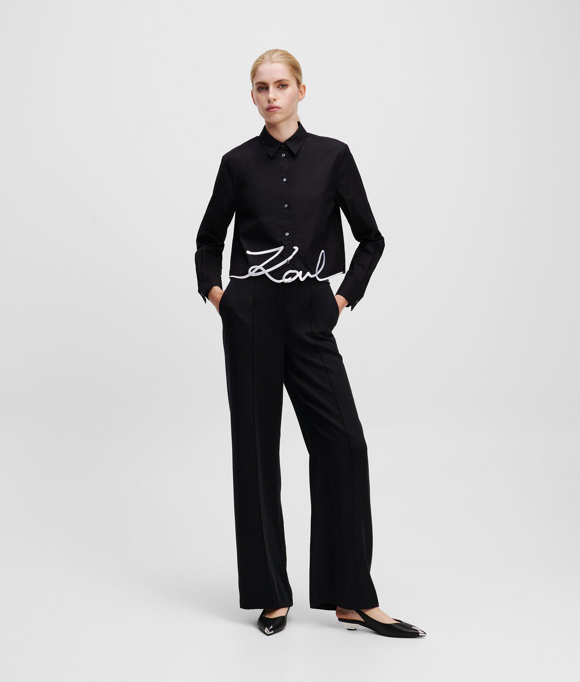 SIGNATURE CROPPED SHIRT Product Image