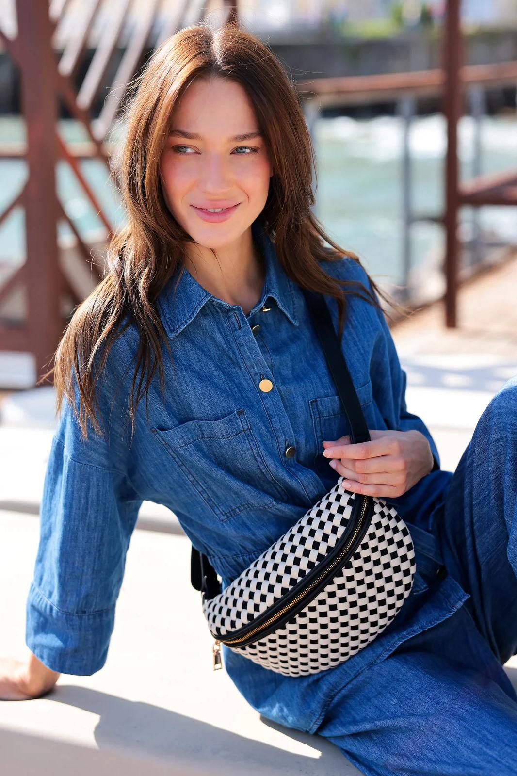 Val Sling Bag Product Image