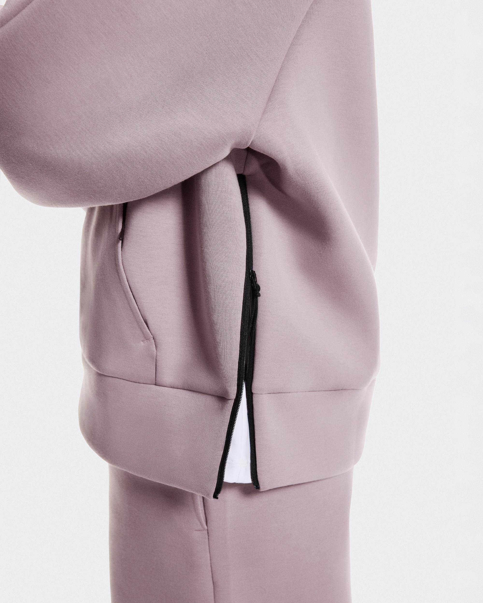 Focus Tech Hoodie: Women's High-Performance Hoodie | On Product Image