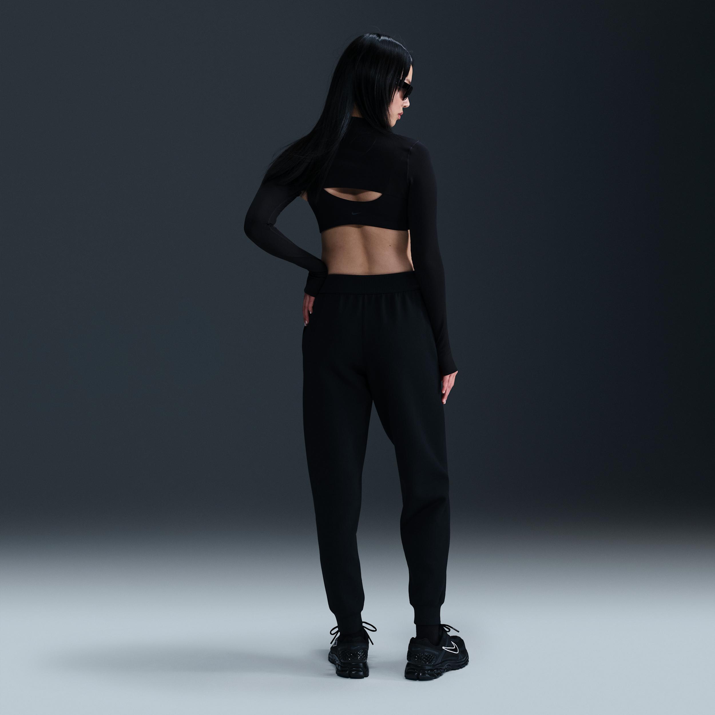 Nike Women's 24.7 ImpossiblySoft Dri-FIT Mid-Rise Jogger Pants Product Image